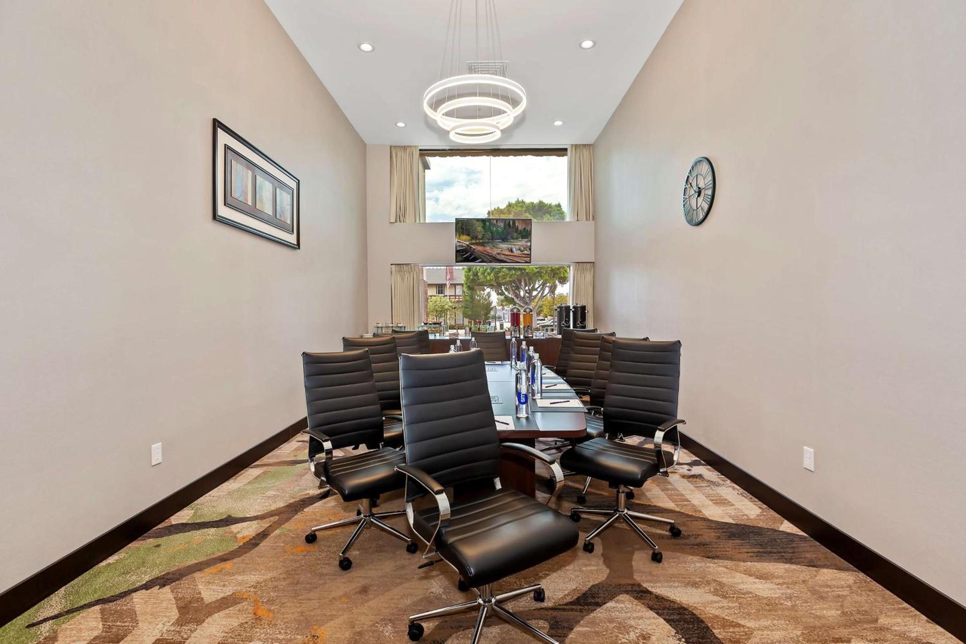 Doubletree by Hilton Whittier photo 34