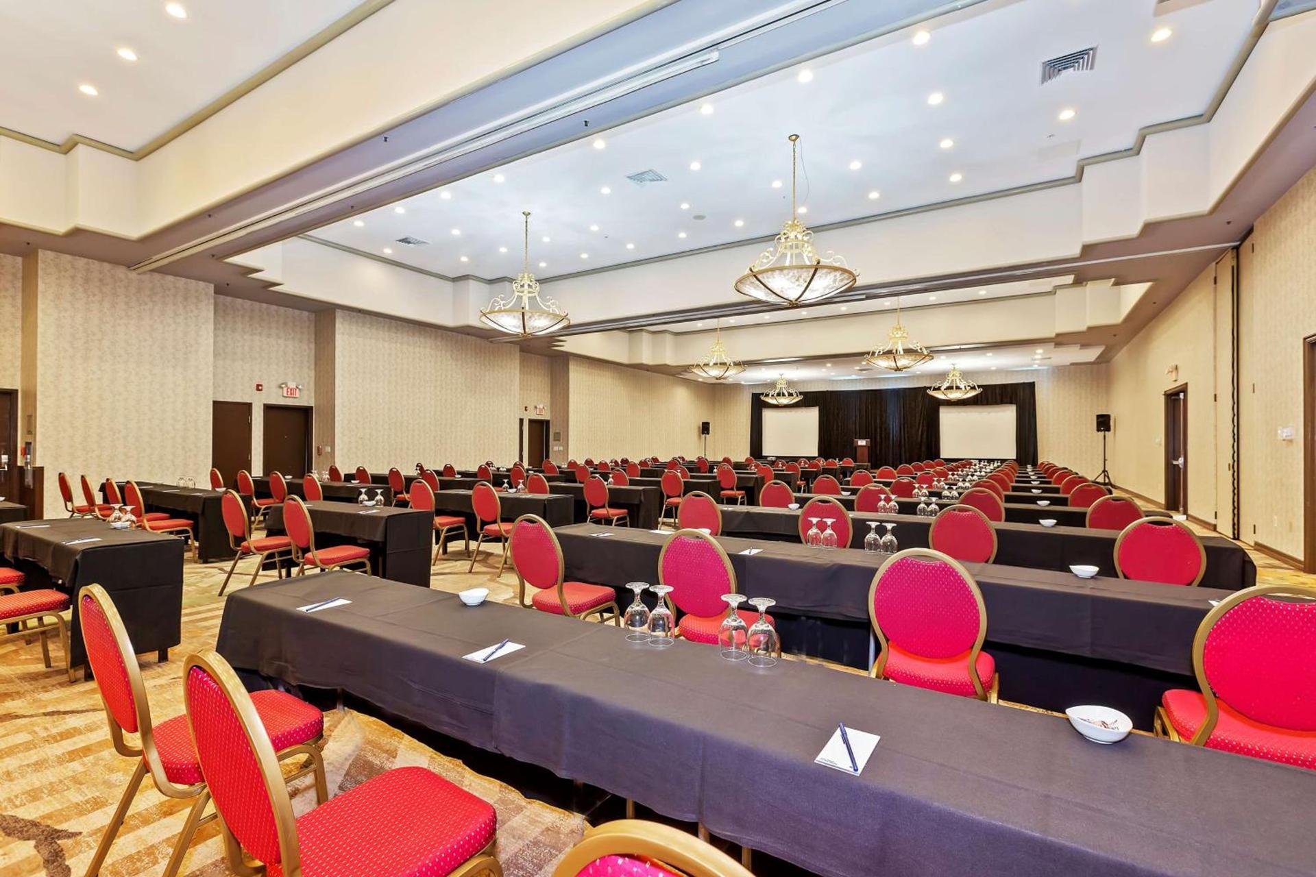 Doubletree by Hilton Whittier photo 37