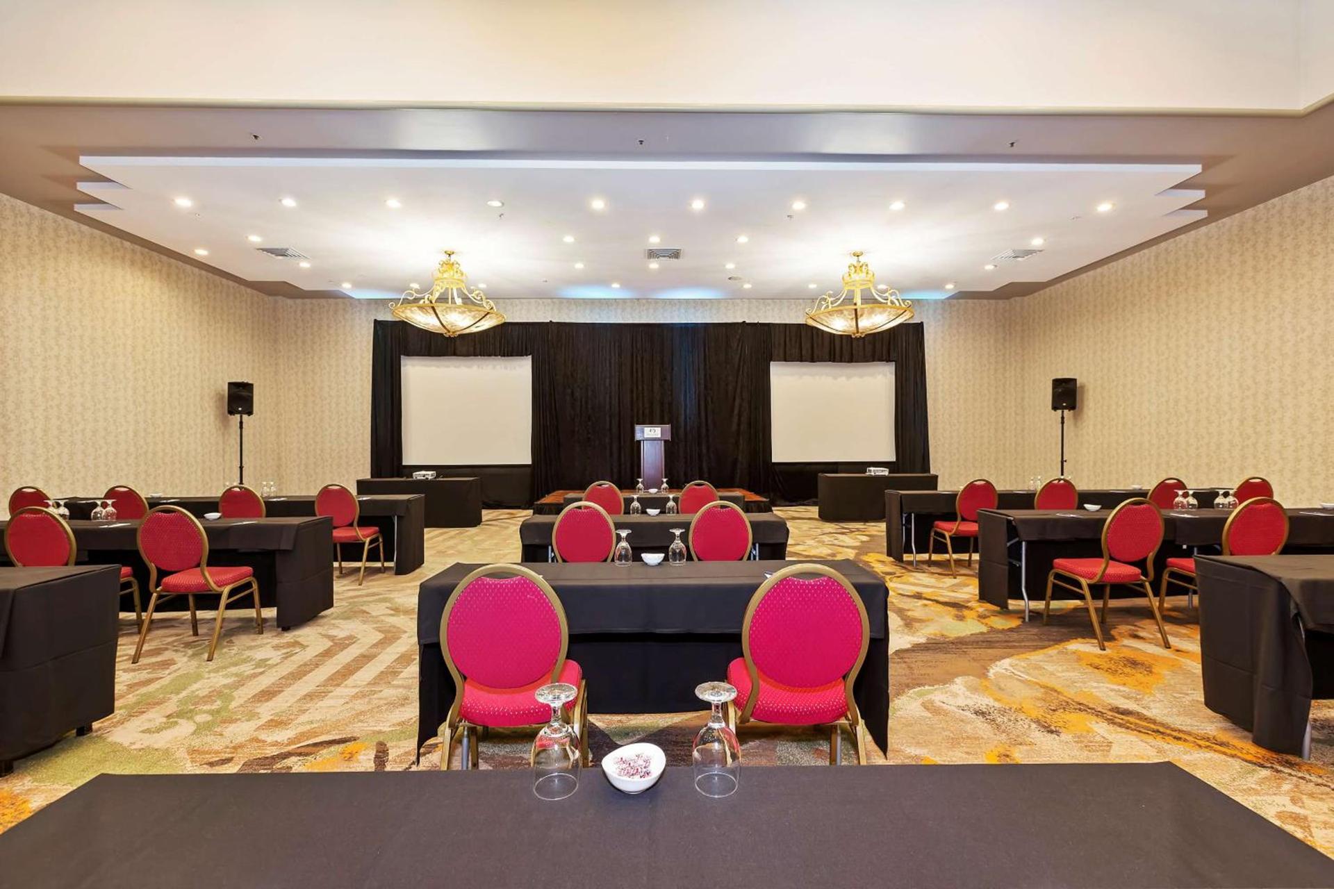 Doubletree by Hilton Whittier photo 39