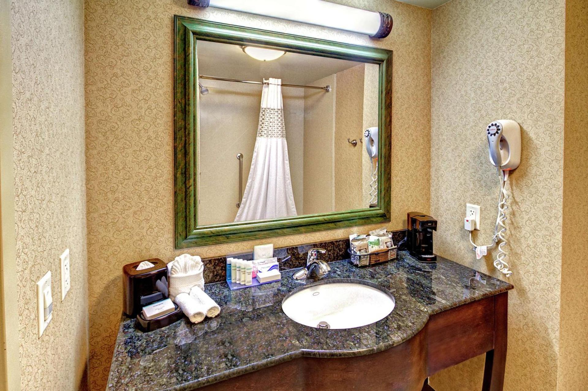 Hampton Inn & Suites Lebanon photo 37