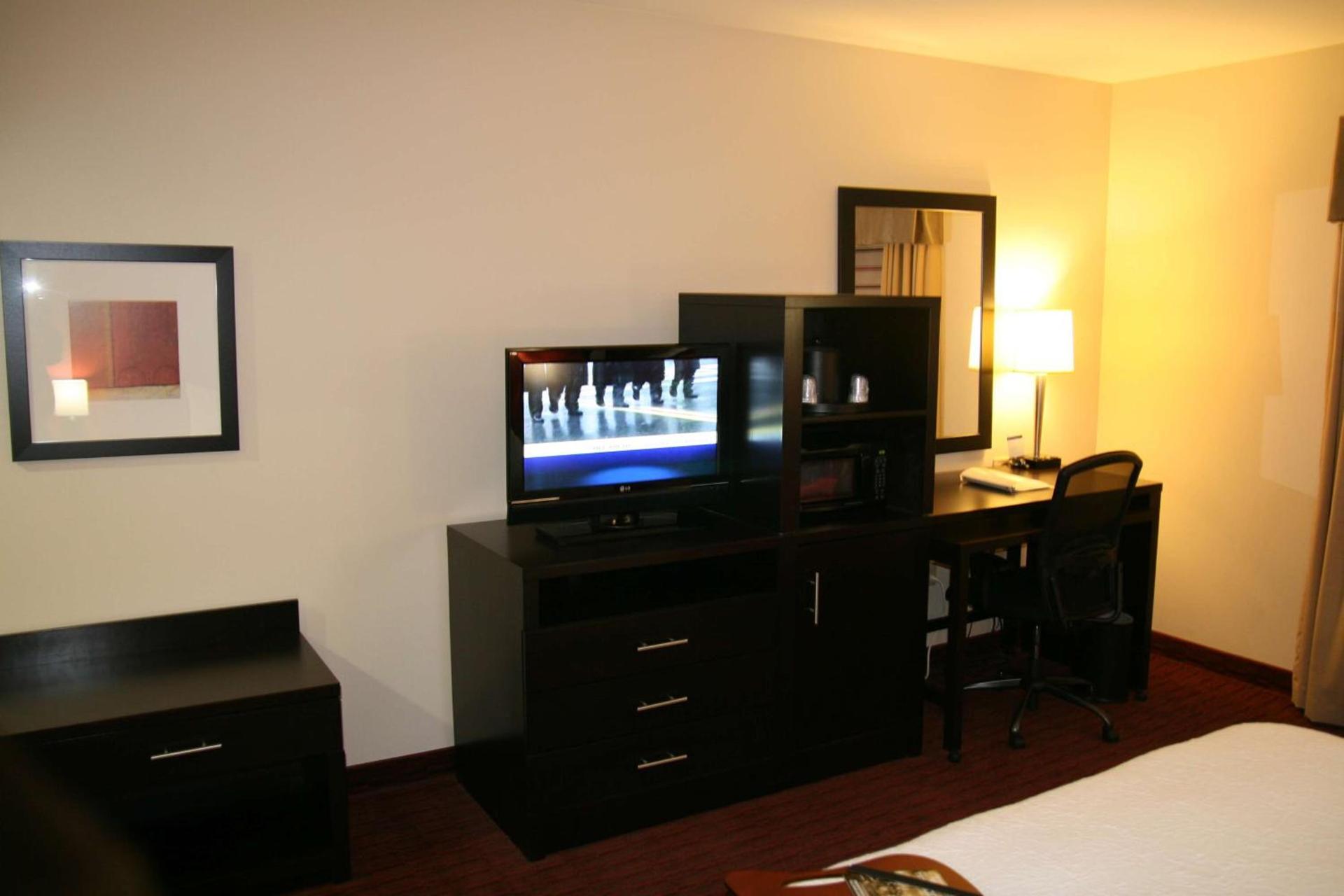 Hampton Inn & Suites Lebanon photo 24