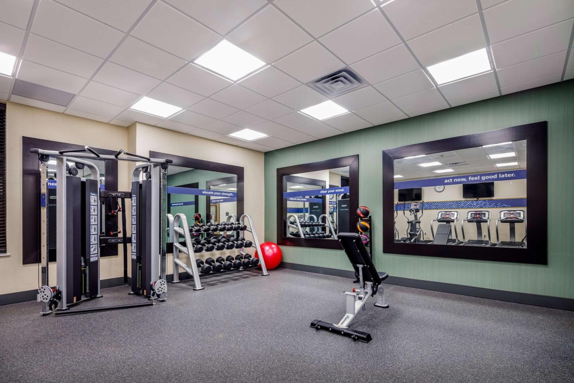 Hampton Inn By Hilton Paramus photo 14