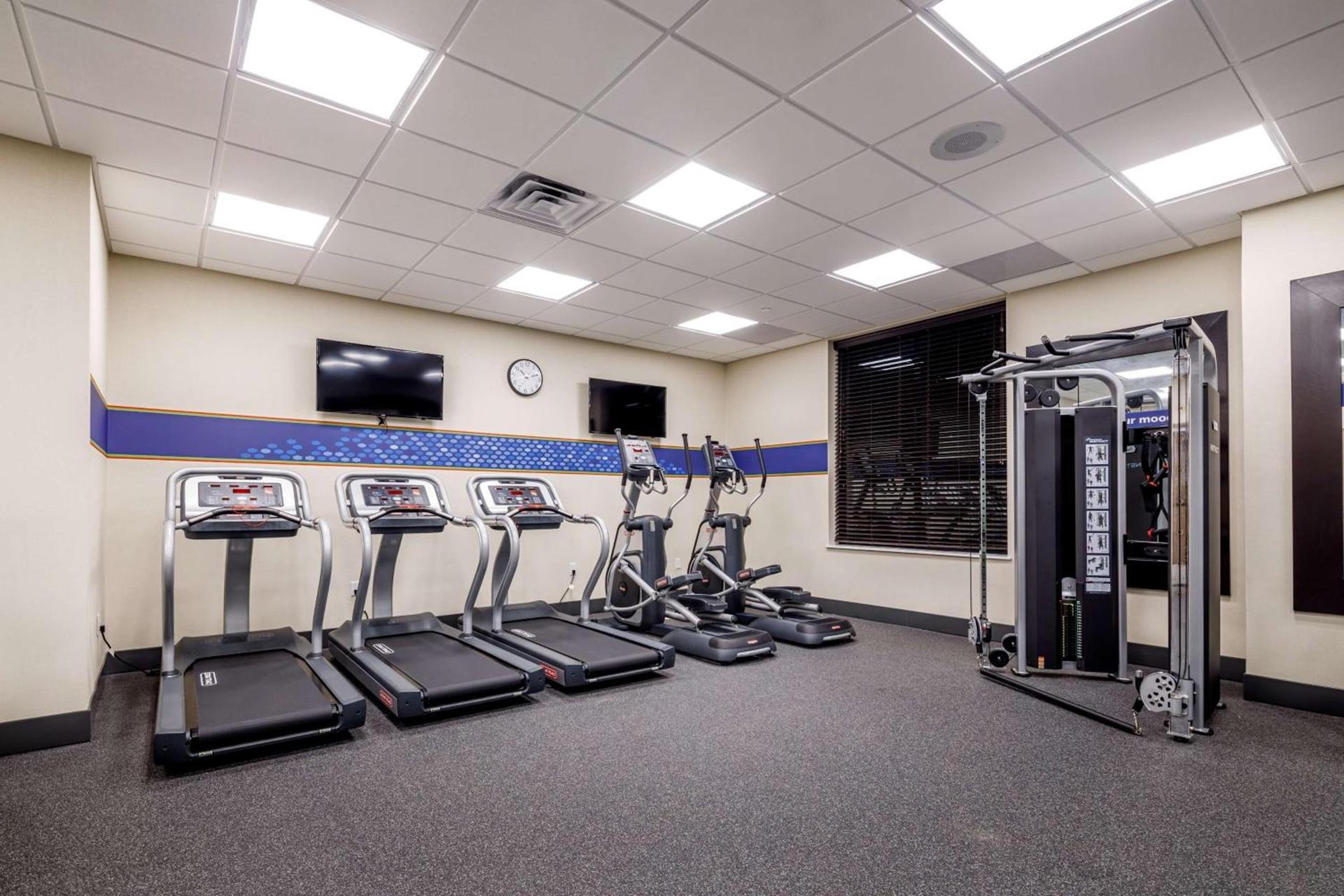 Hampton Inn By Hilton Paramus photo 15