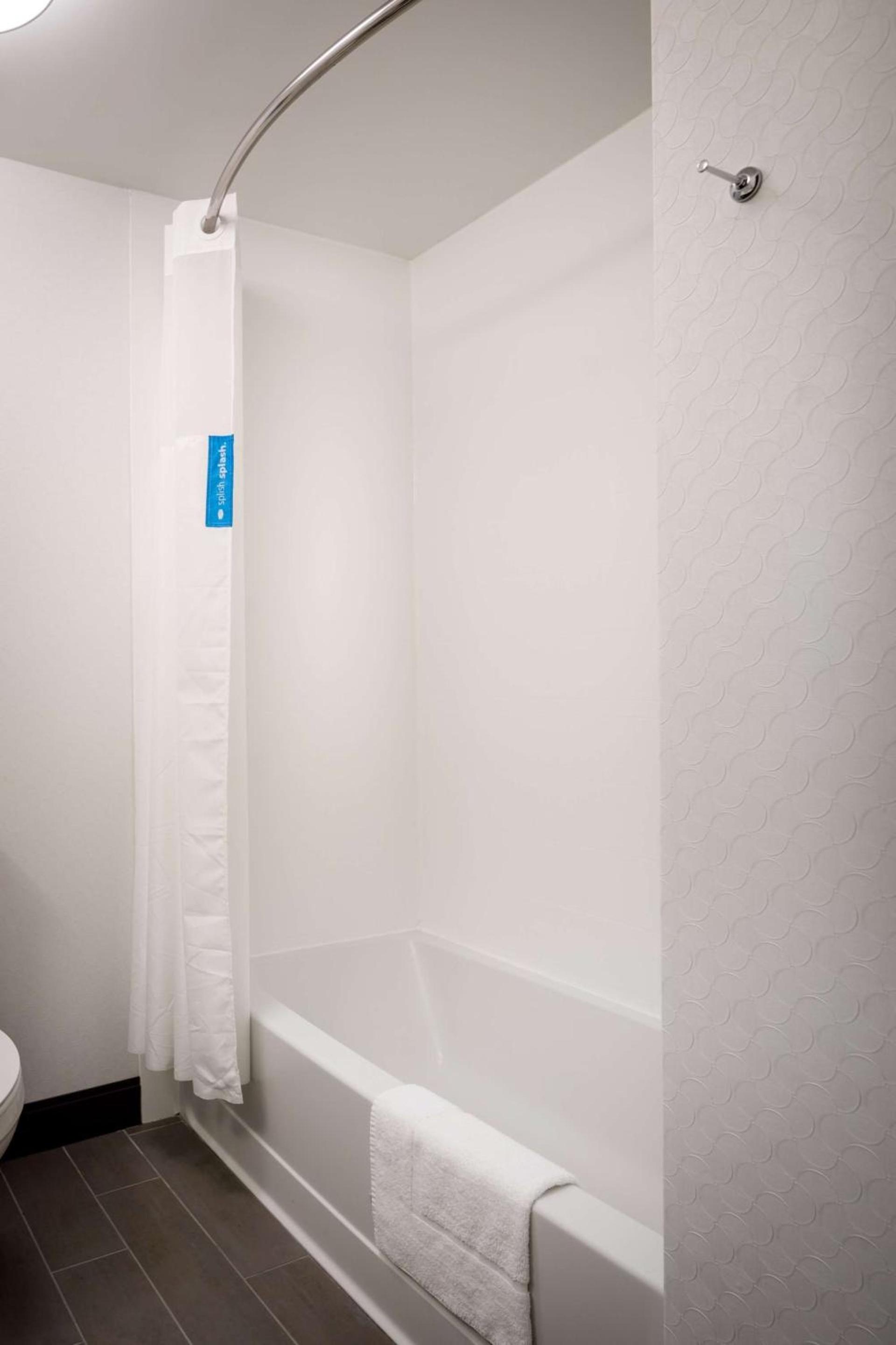 Hampton Inn By Hilton Paramus photo 42