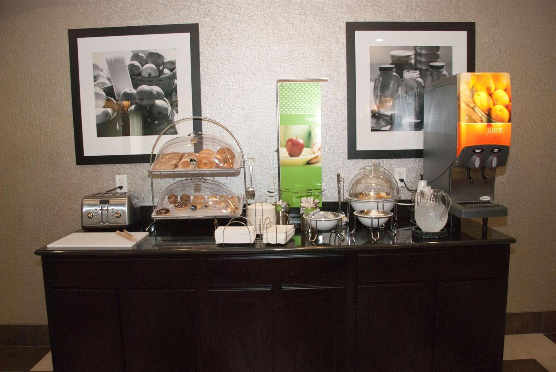 Hampton Inn Maumelle photo 15
