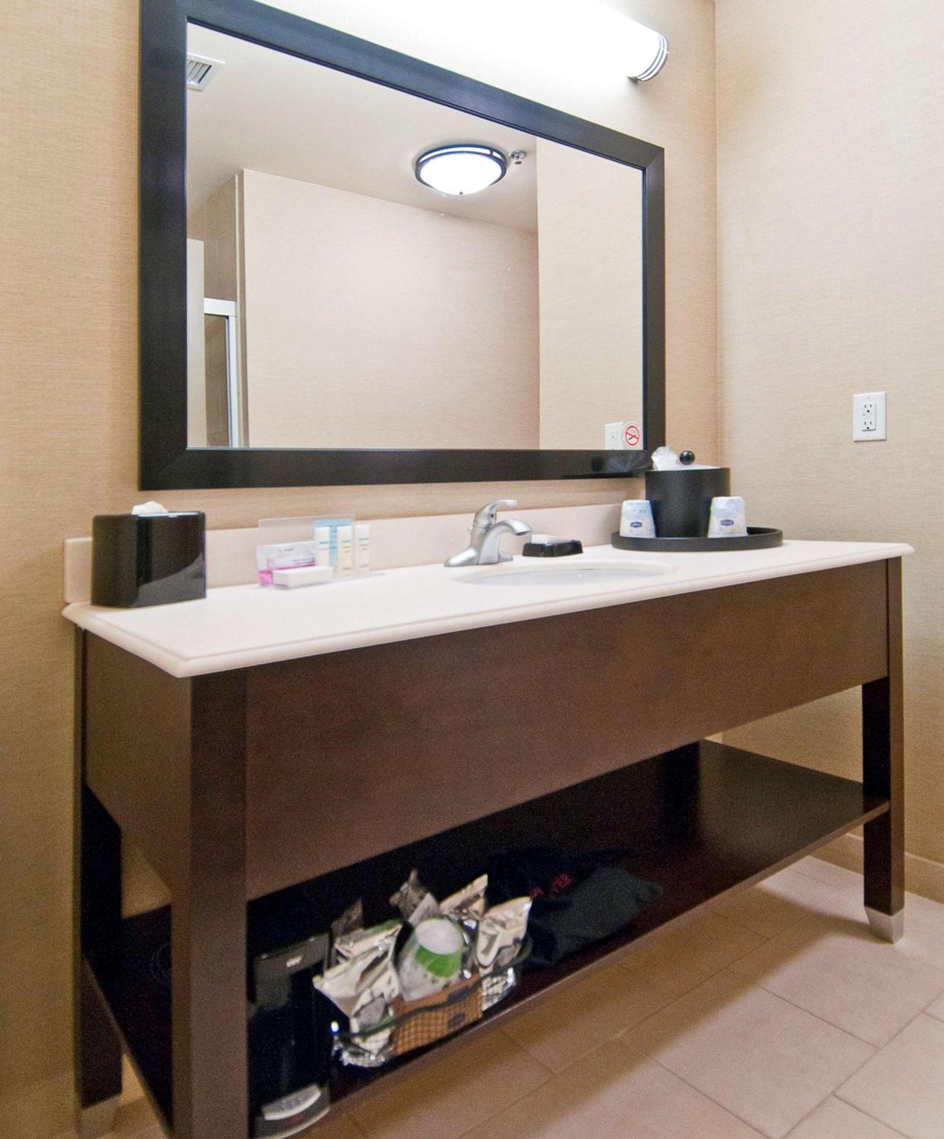 Hampton Inn Maumelle photo 29