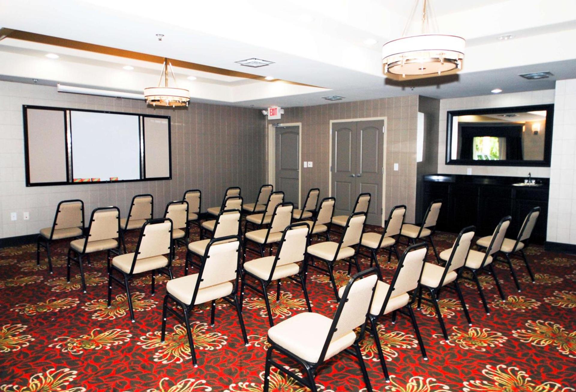 Hampton Inn Maumelle photo 31