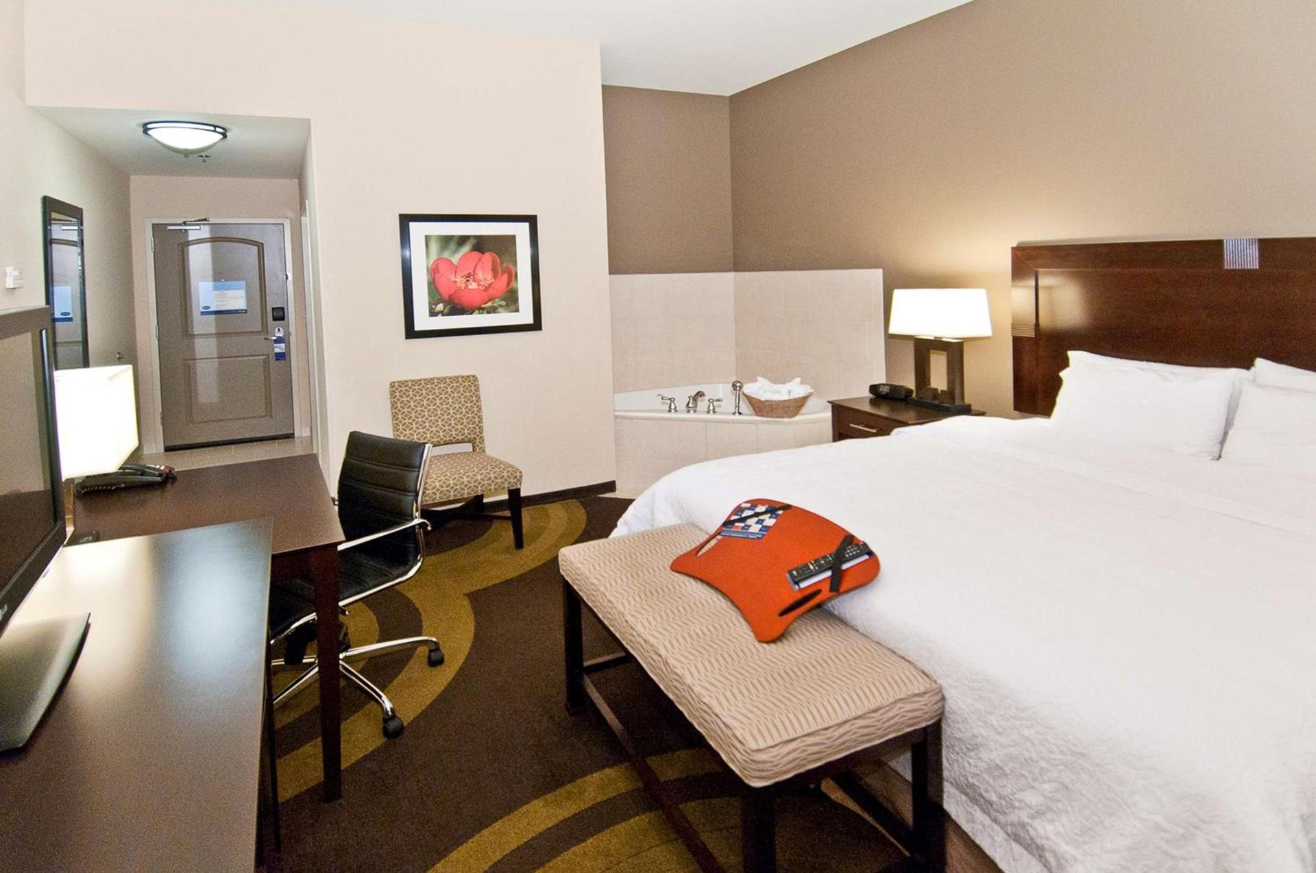 Hampton Inn Maumelle photo 30