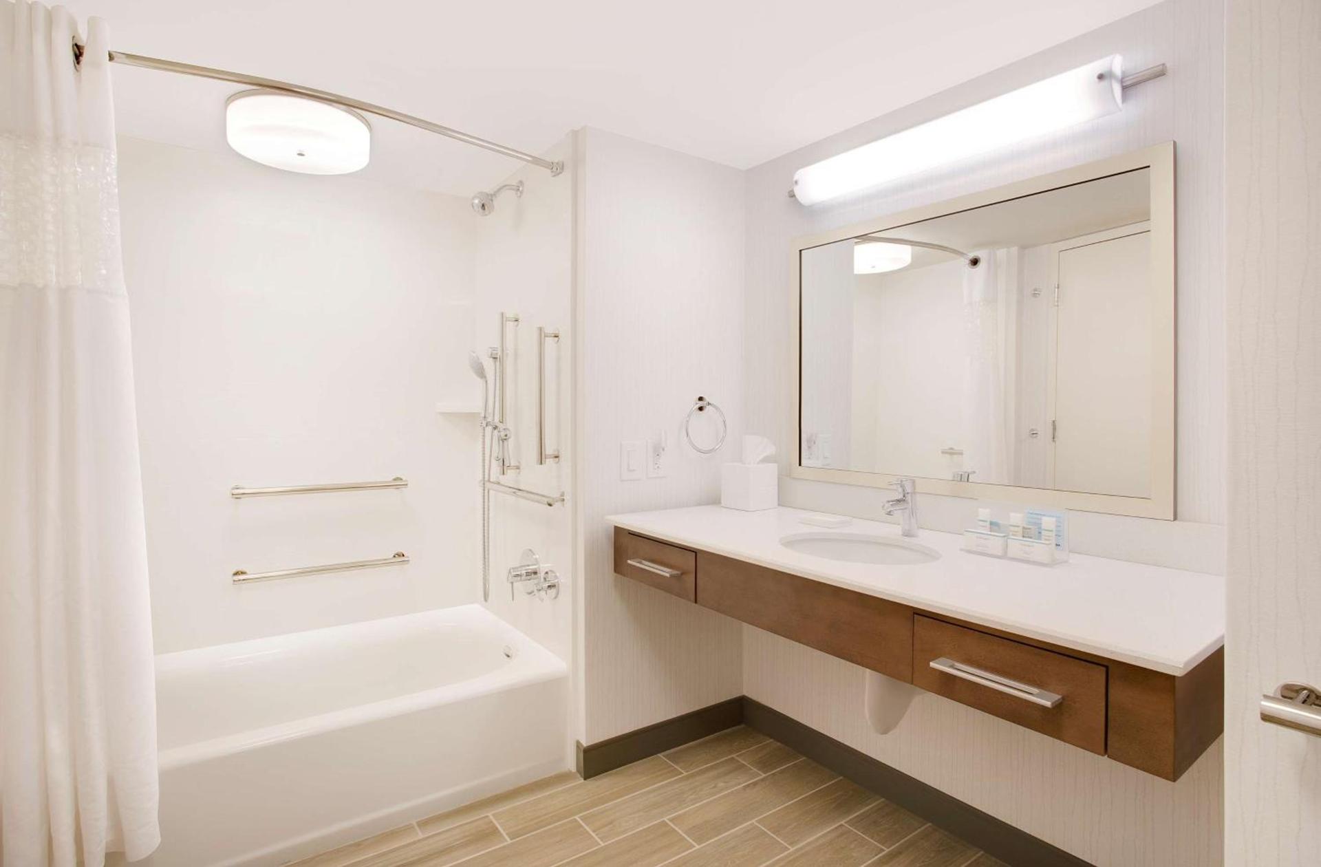Hampton Inn Lancaster photo 25