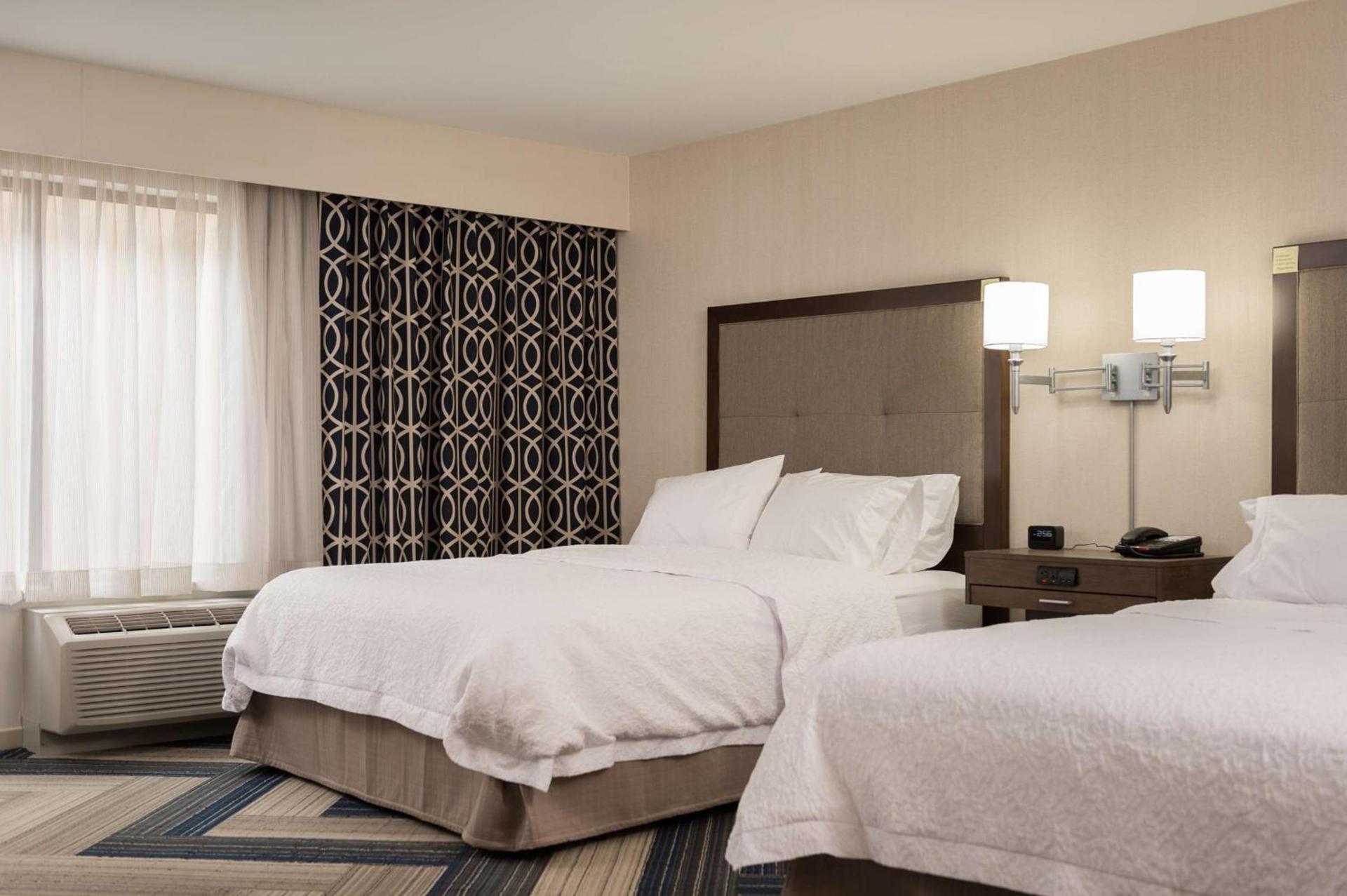 Hampton Inn and Suites La Crosse Downtown photo 36