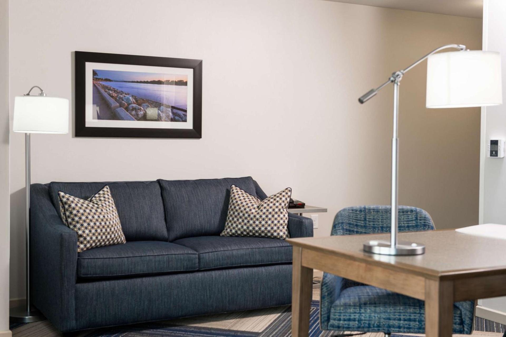 Hampton Inn and Suites La Crosse Downtown photo 40