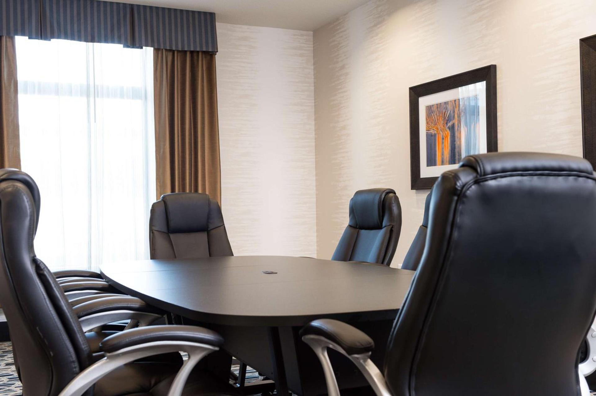 Hampton Inn and Suites La Crosse Downtown photo 43