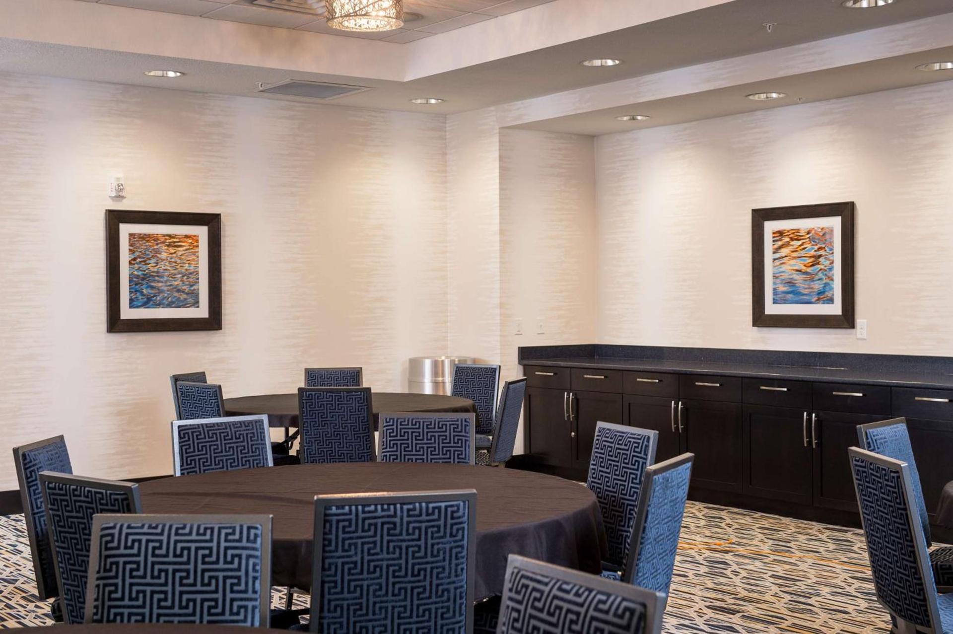 Hampton Inn and Suites La Crosse Downtown photo 45