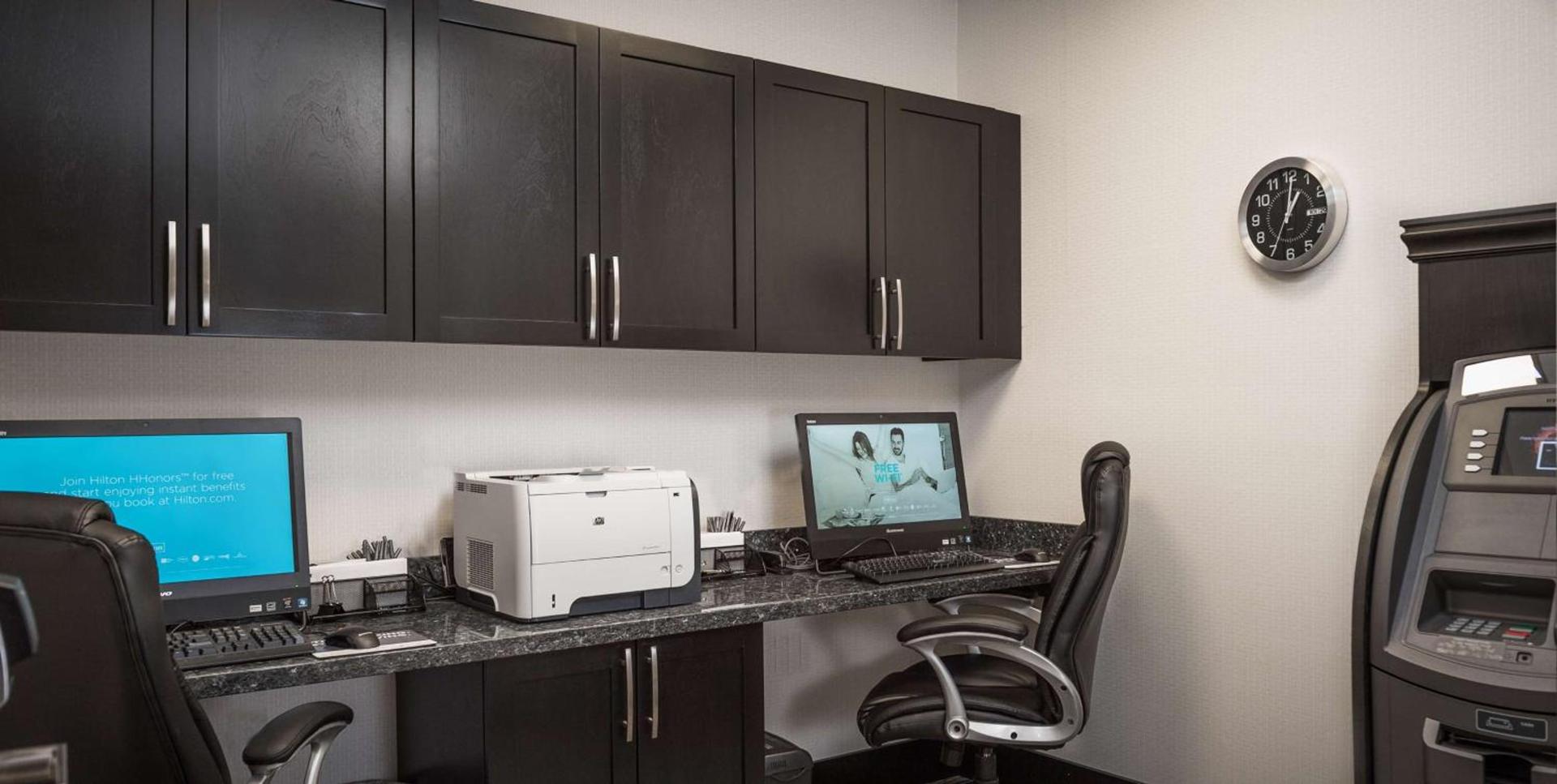 Hampton Inn and Suites La Crosse Downtown photo 48