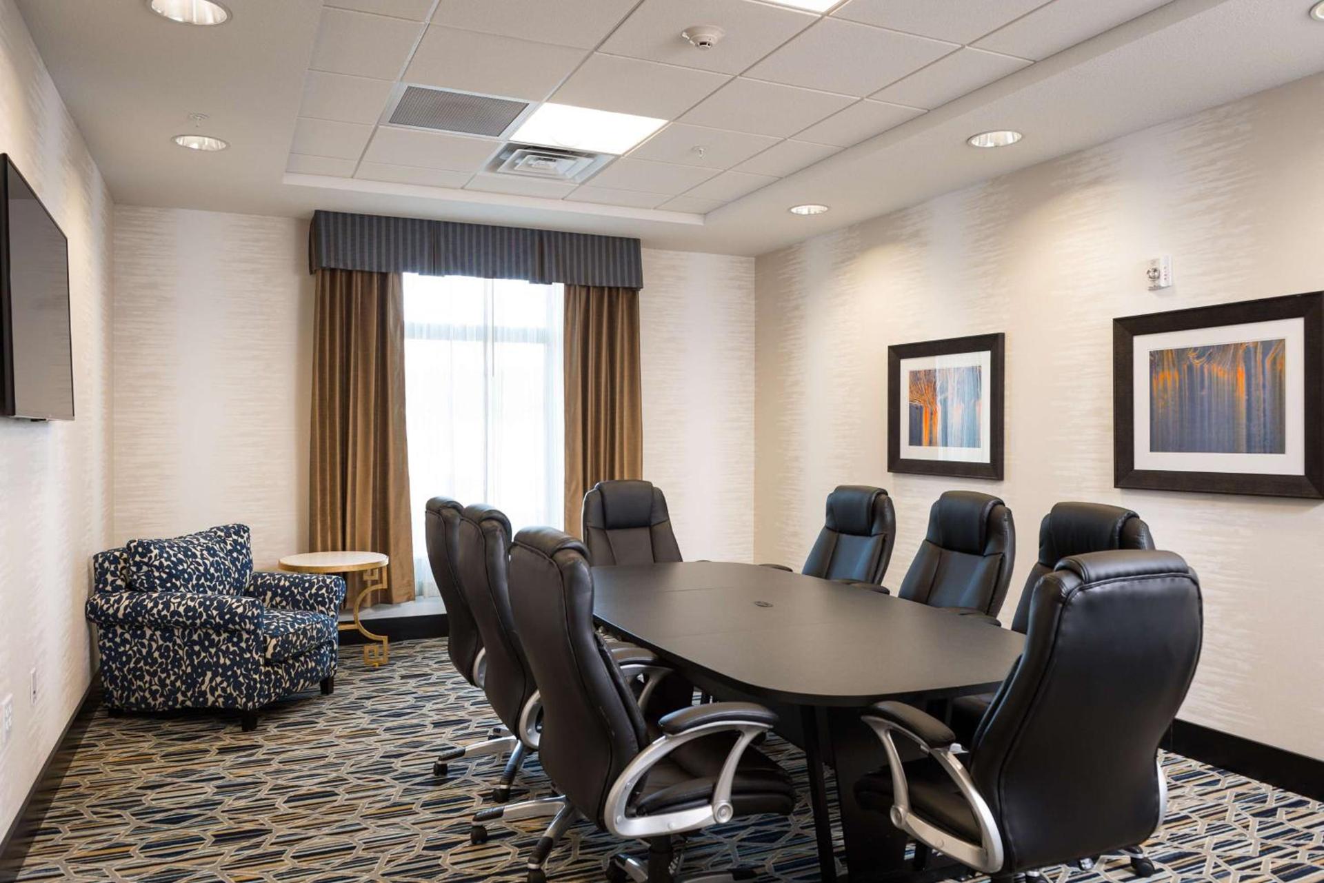 Hampton Inn and Suites La Crosse Downtown photo 44