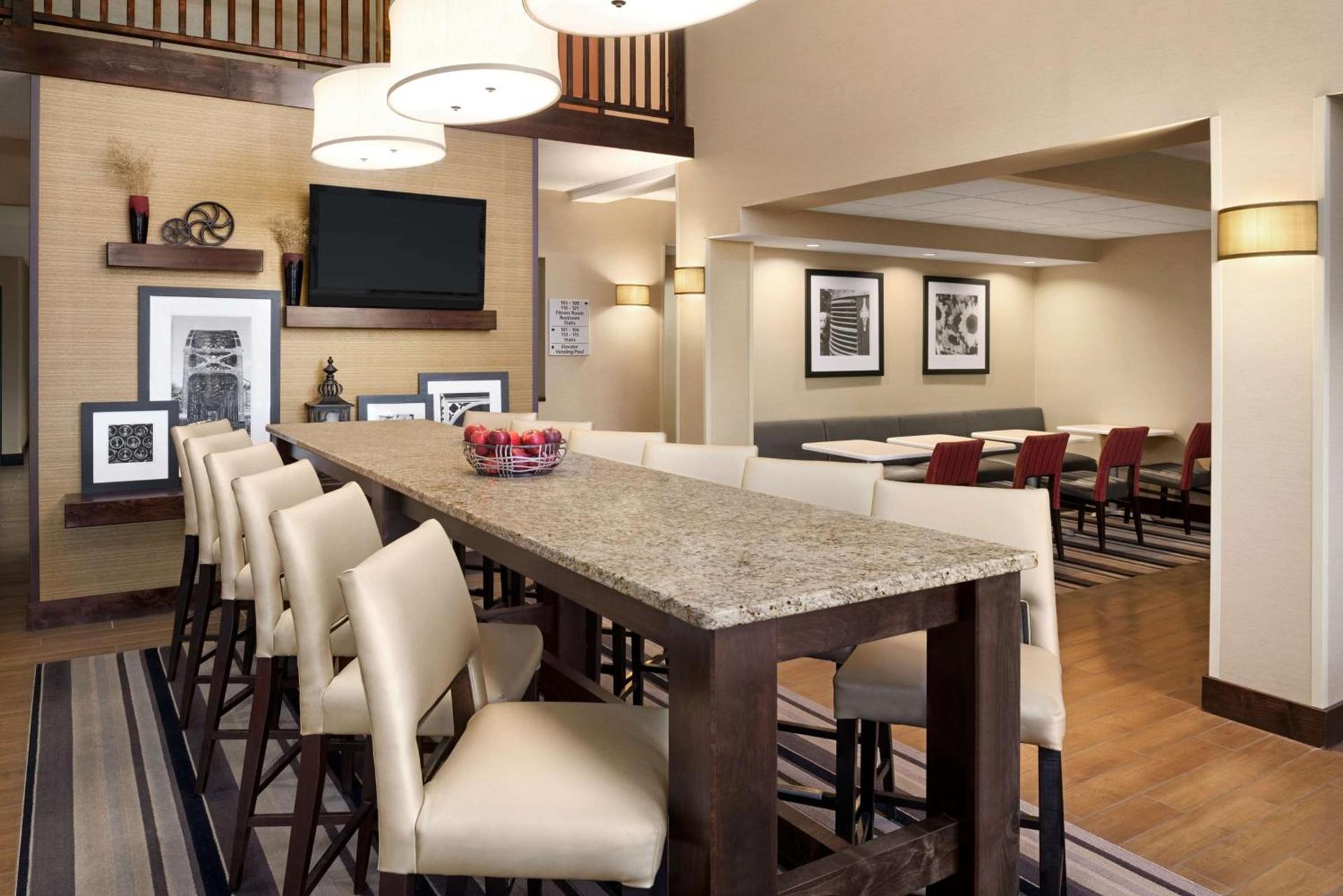 Hampton Inn Lawrence photo 5
