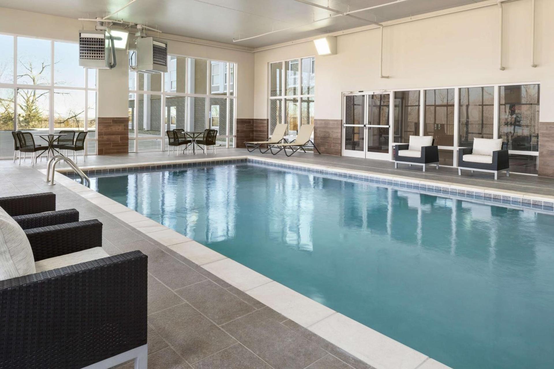 Hampton Inn Lawrence photo 8