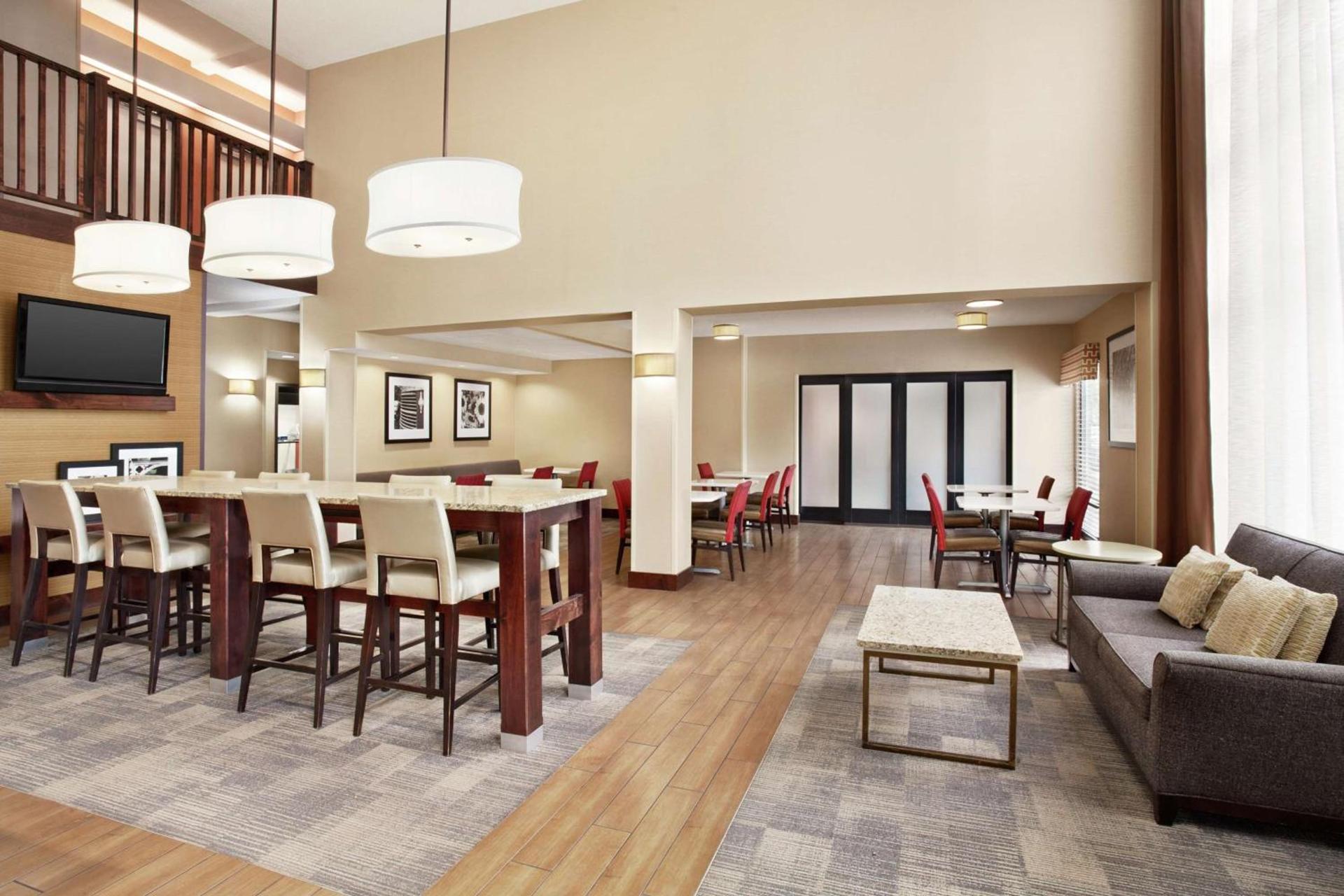 Hampton Inn Lawrence photo 11