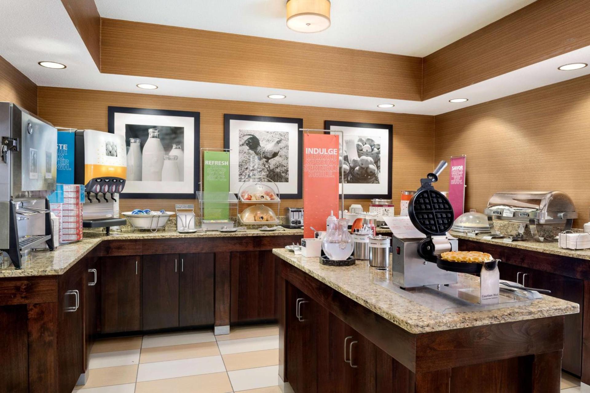 Hampton Inn Lawrence photo 12