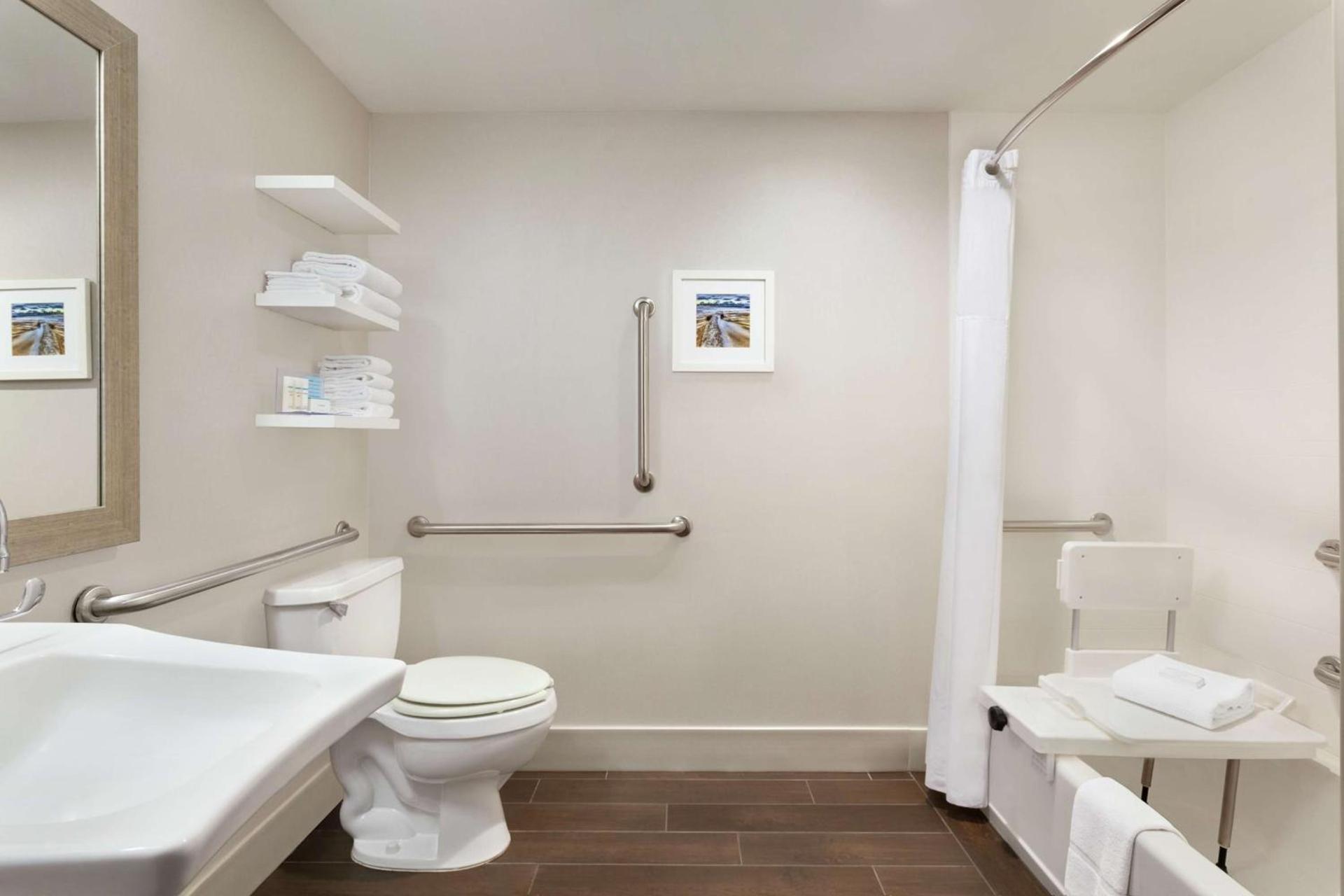 Hampton Inn Lawrence photo 18