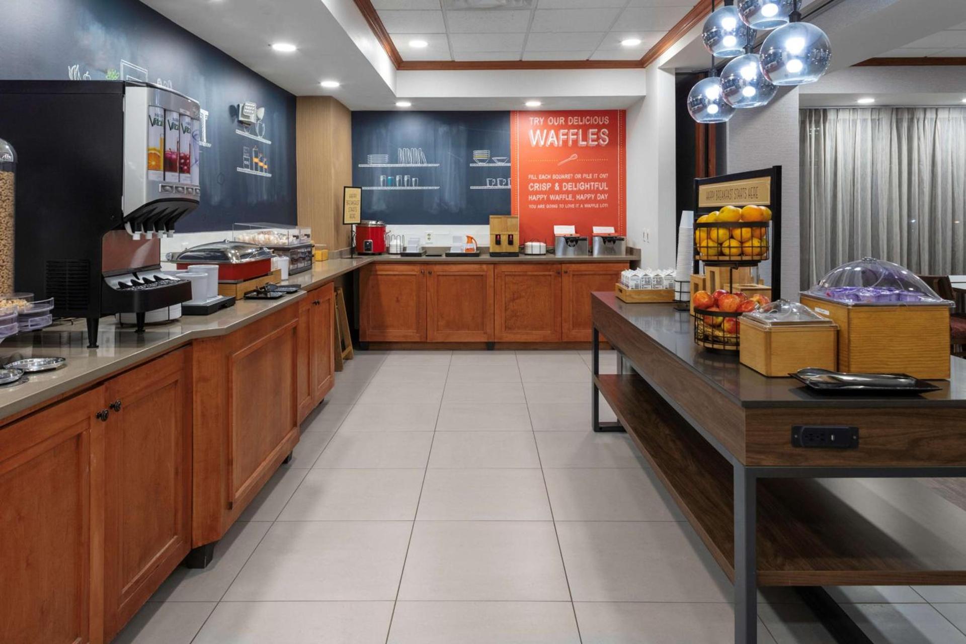 Hampton Inn Gretna - Smith Mountain Lake photo 6