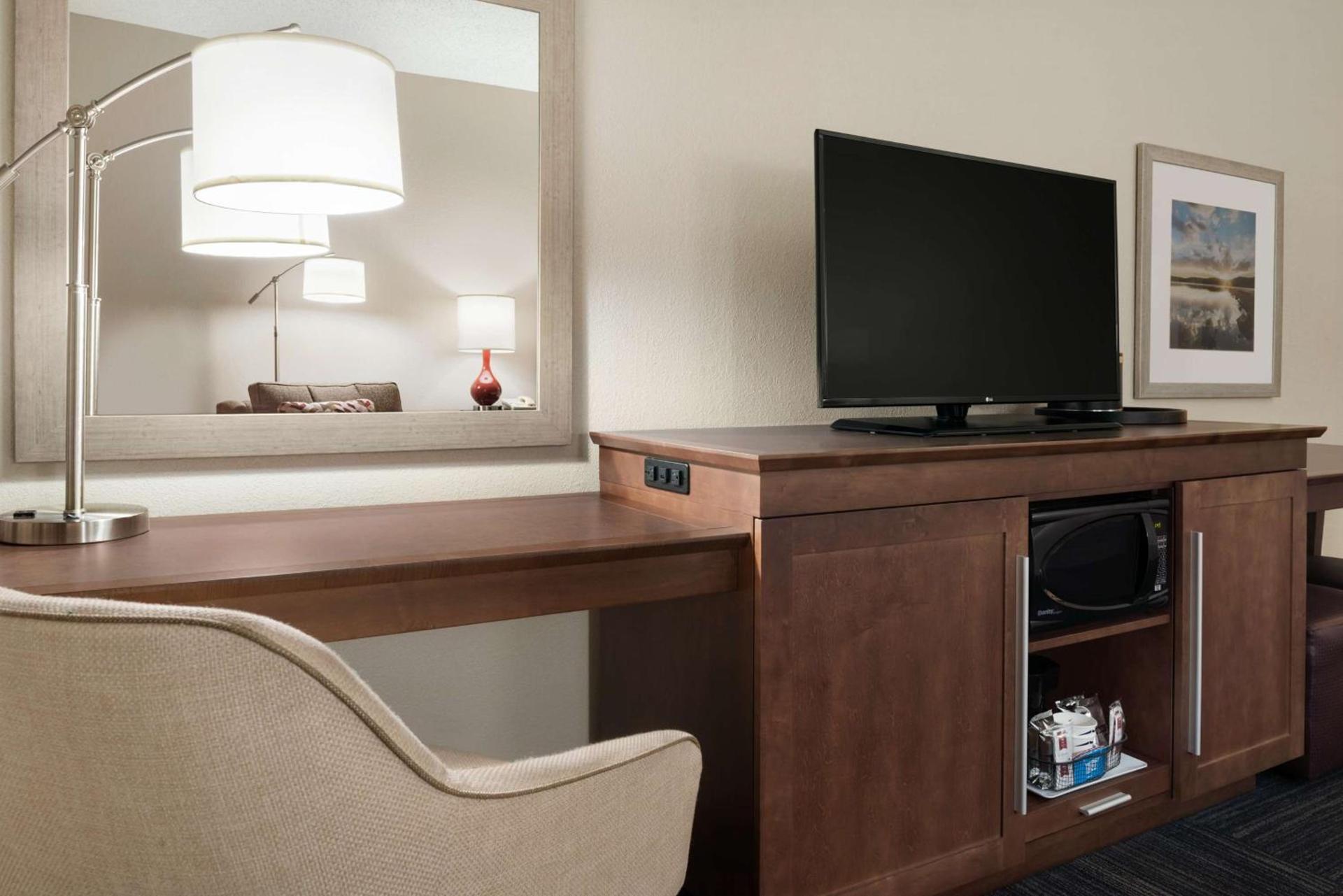 Hampton Inn Lawrence photo 33