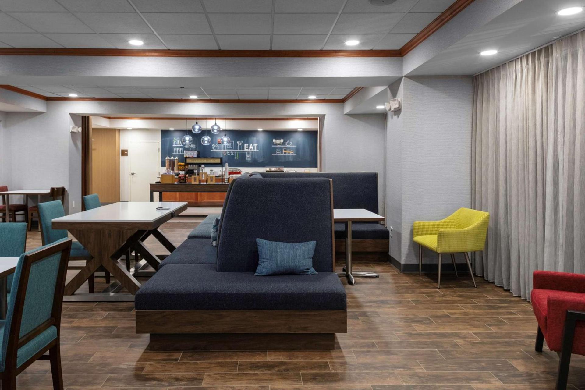 Hampton Inn Gretna - Smith Mountain Lake photo 7