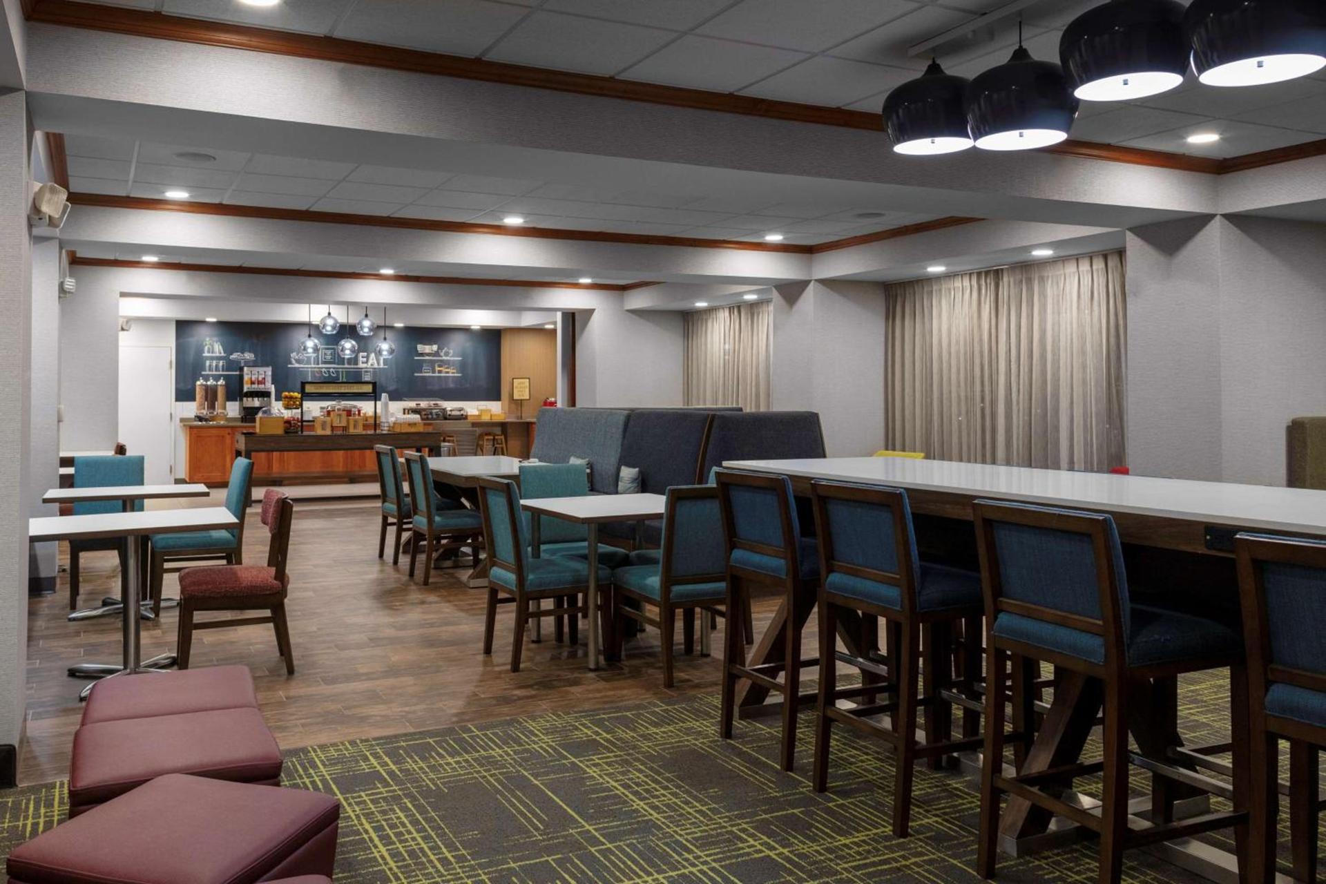Hampton Inn Gretna - Smith Mountain Lake photo 11