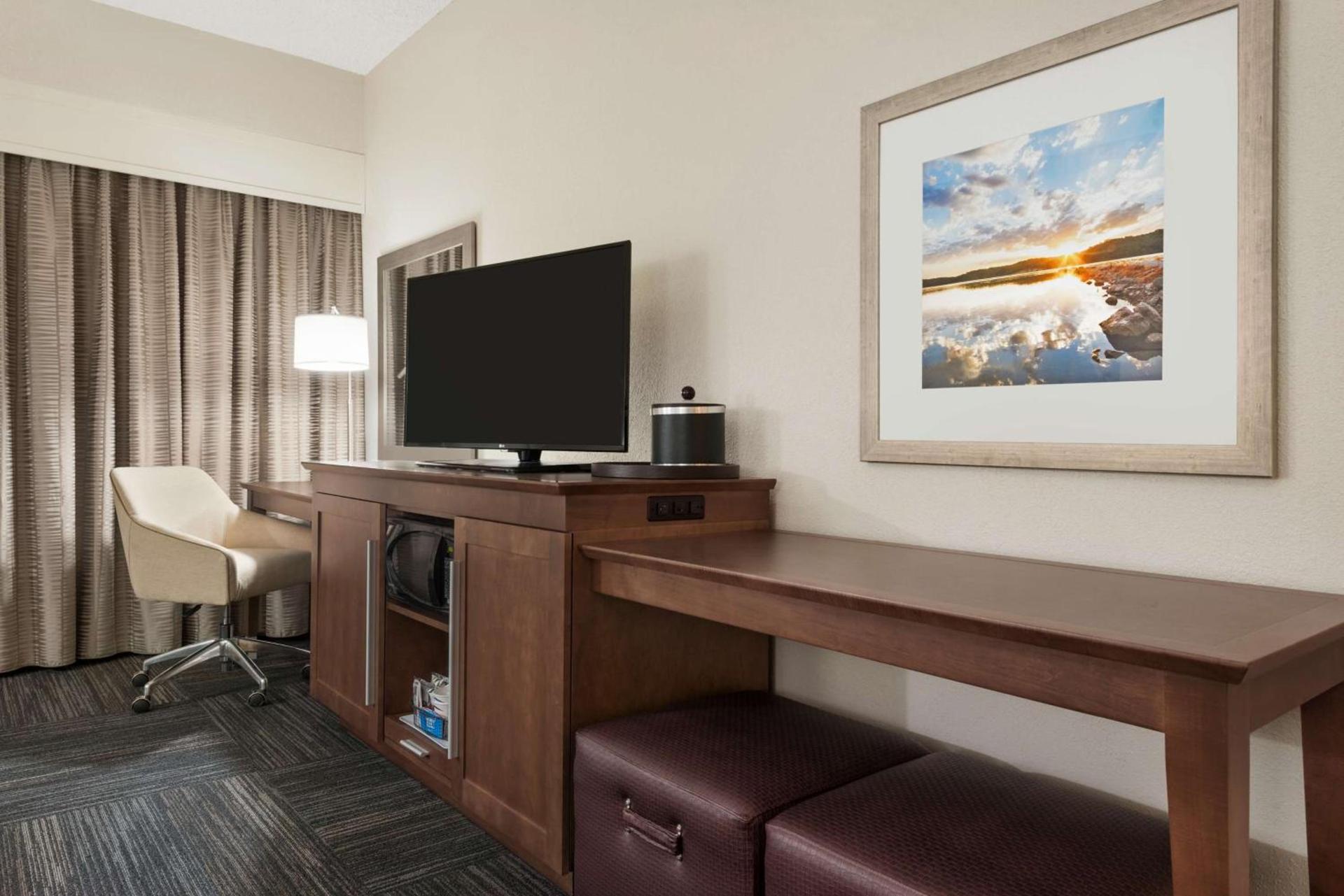 Hampton Inn Lawrence photo 32