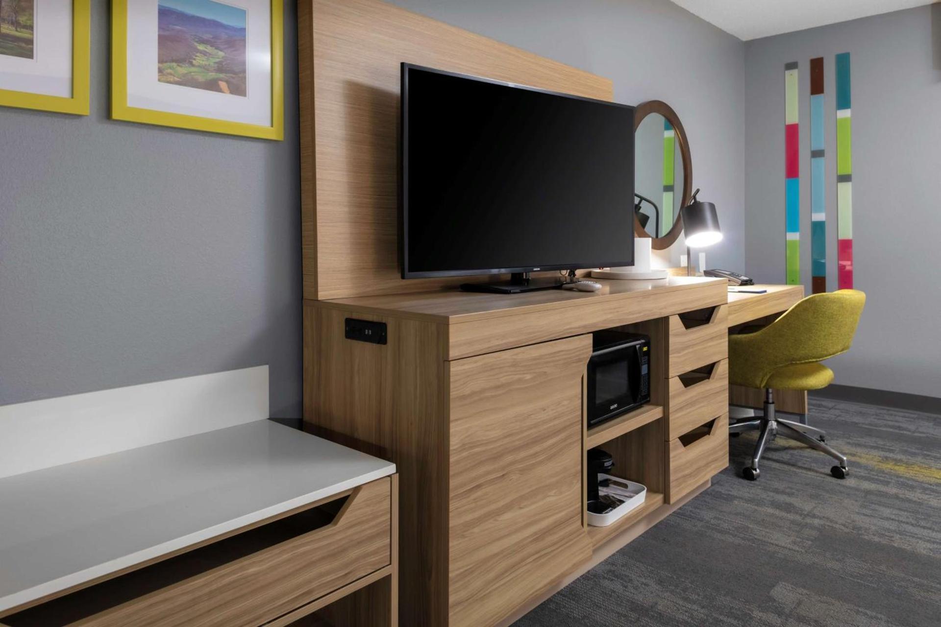 Hampton Inn Gretna - Smith Mountain Lake photo 15