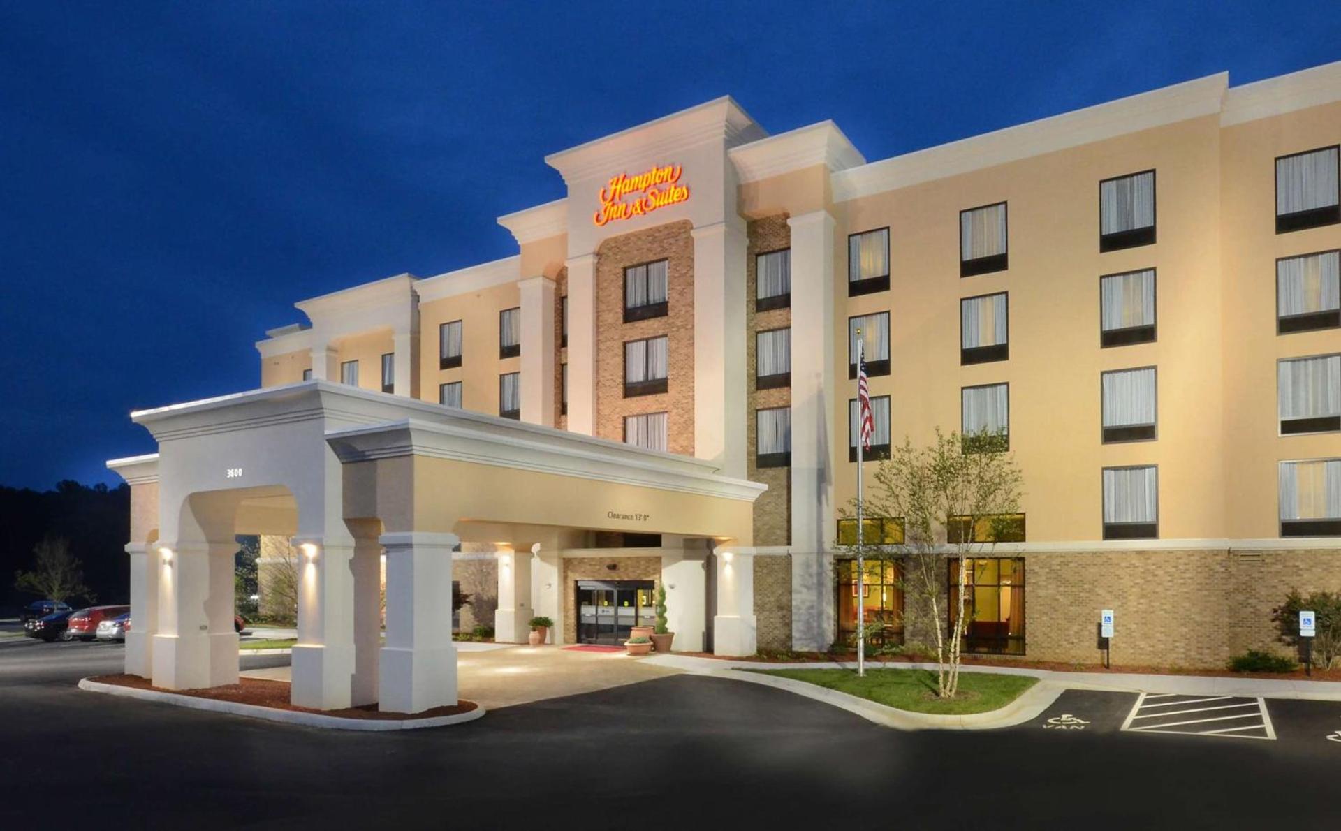 Hampton Inn and Suites Lynchburg photo 1