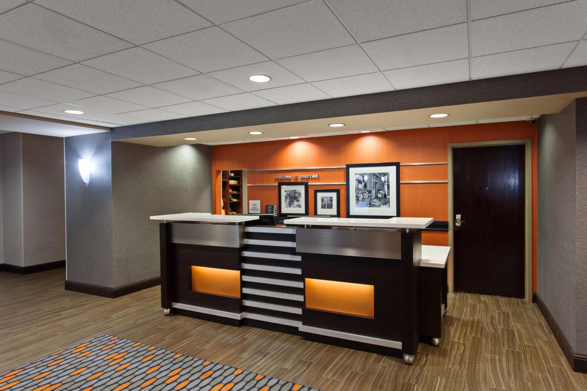 Hampton Inn and Suites Merced photo 2