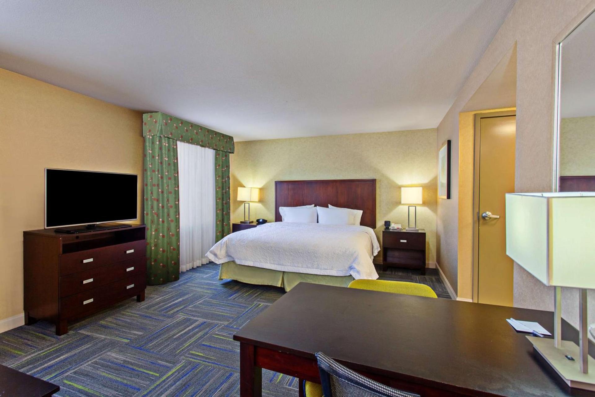 Hampton Inn and Suites Merced photo 8