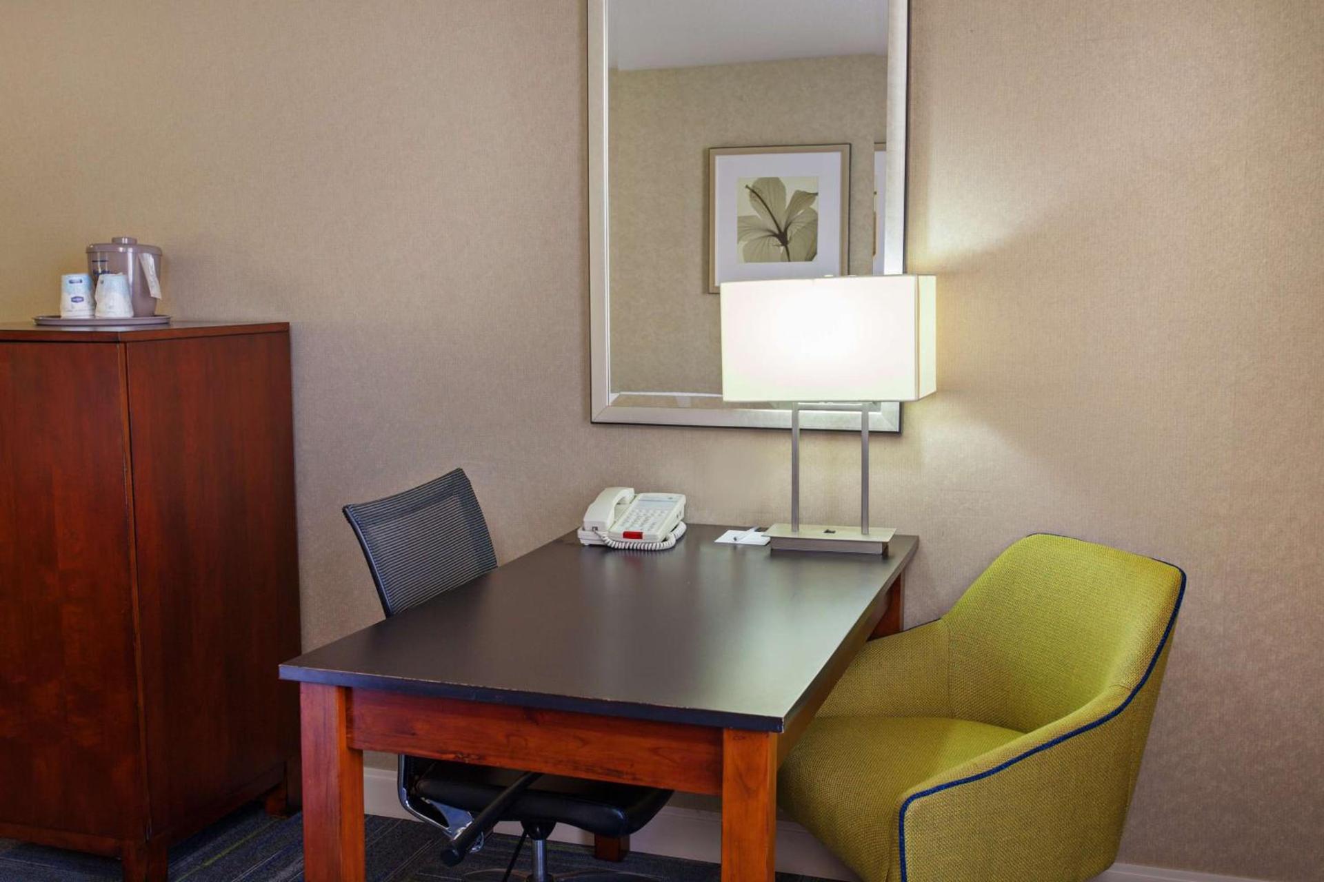 Hampton Inn and Suites Merced photo 12