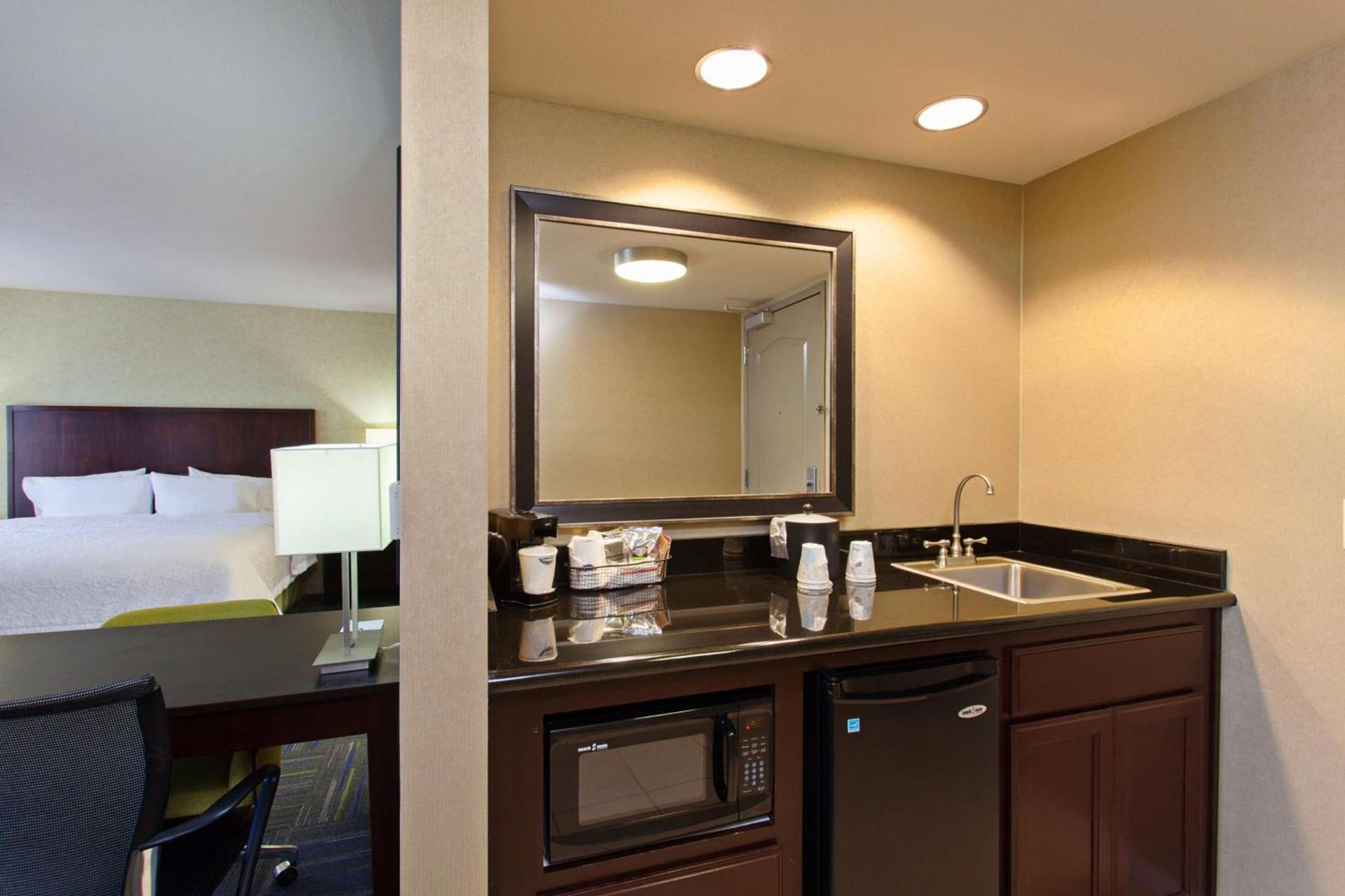 Hampton Inn and Suites Merced photo 13