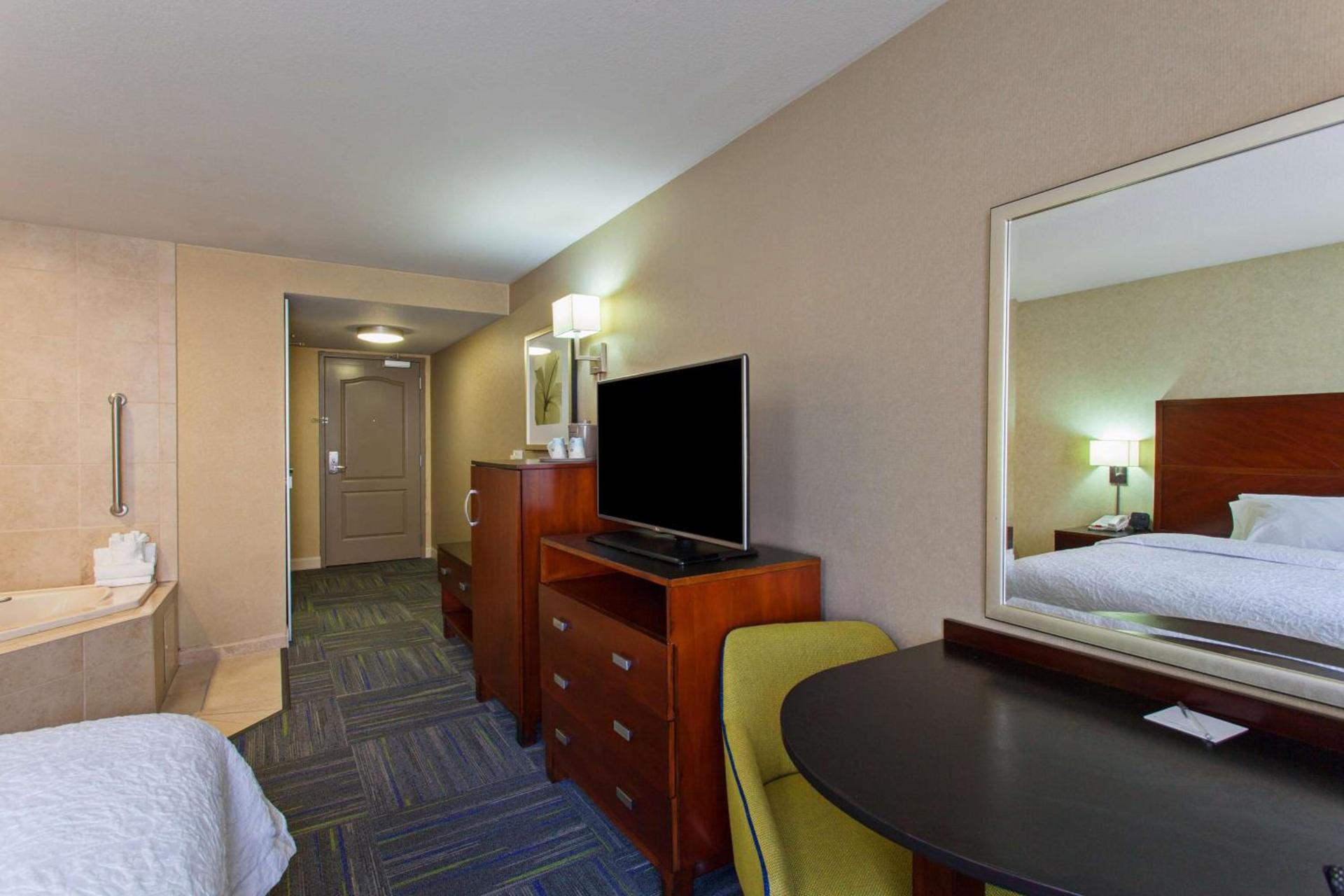 Hampton Inn and Suites Merced photo 15