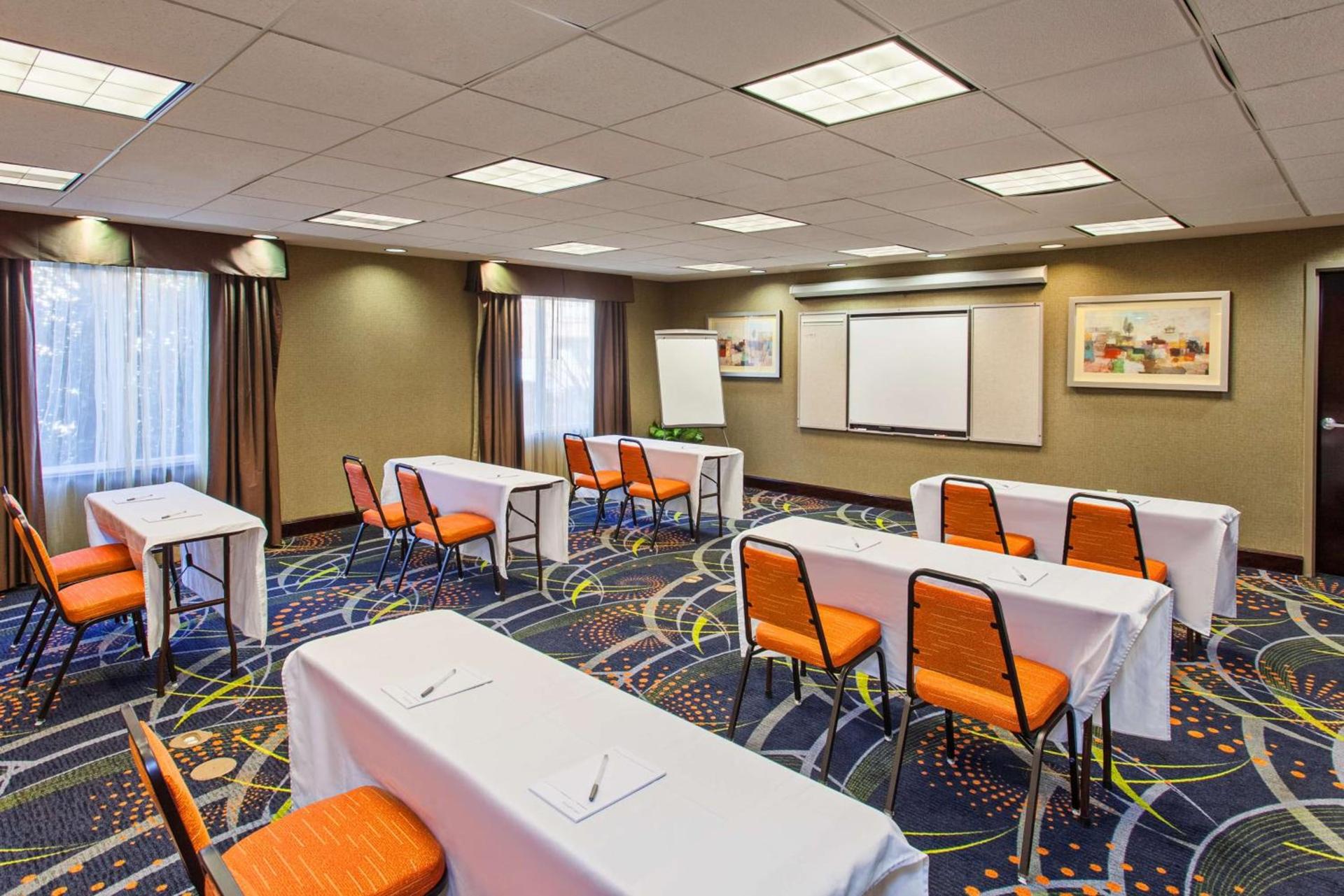 Hampton Inn and Suites Merced photo 22