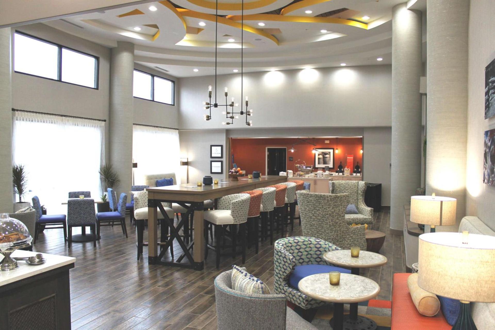 Hampton Inn Forsyth photo 7
