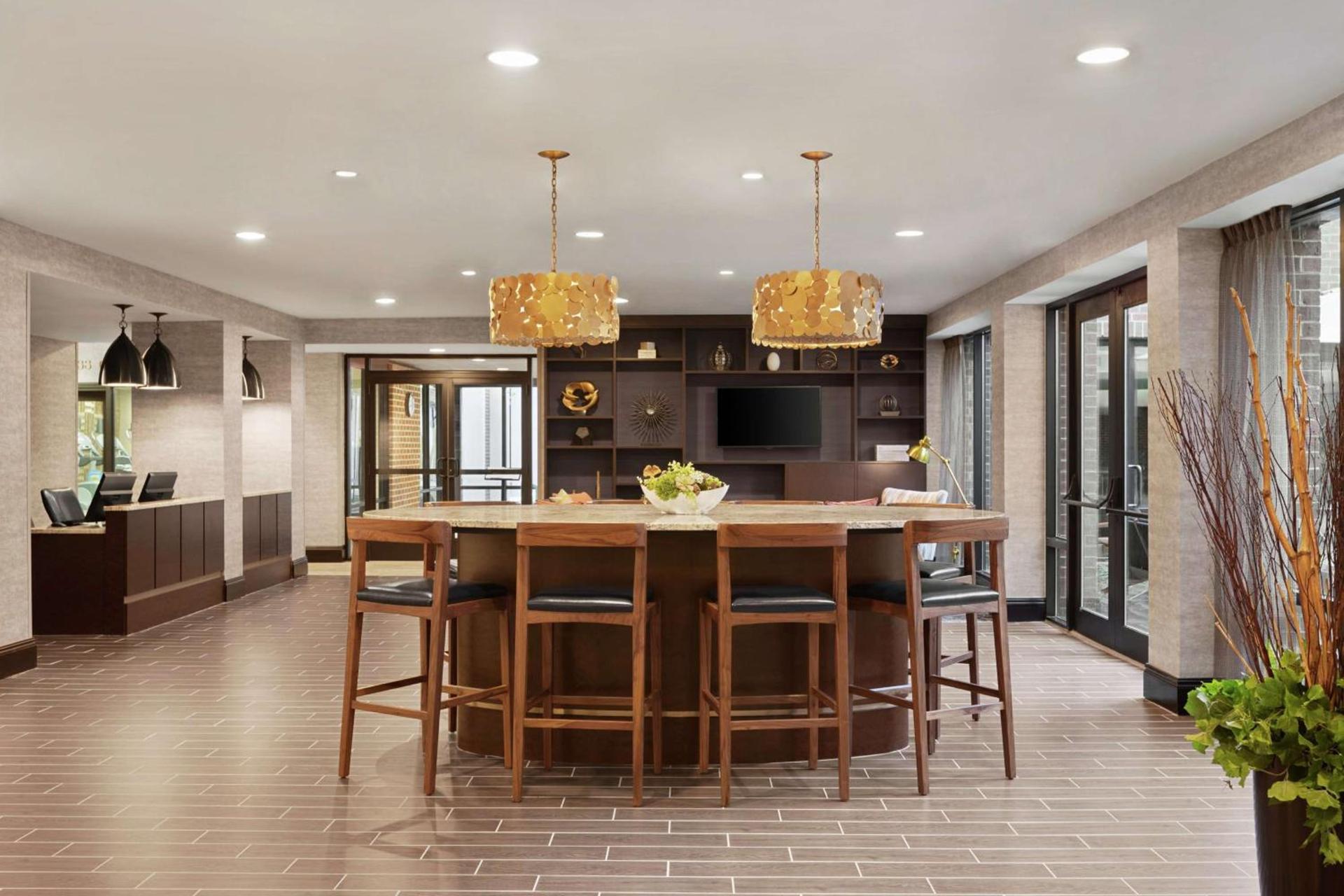 DoubleTree by Hilton McLean Tysons photo 6