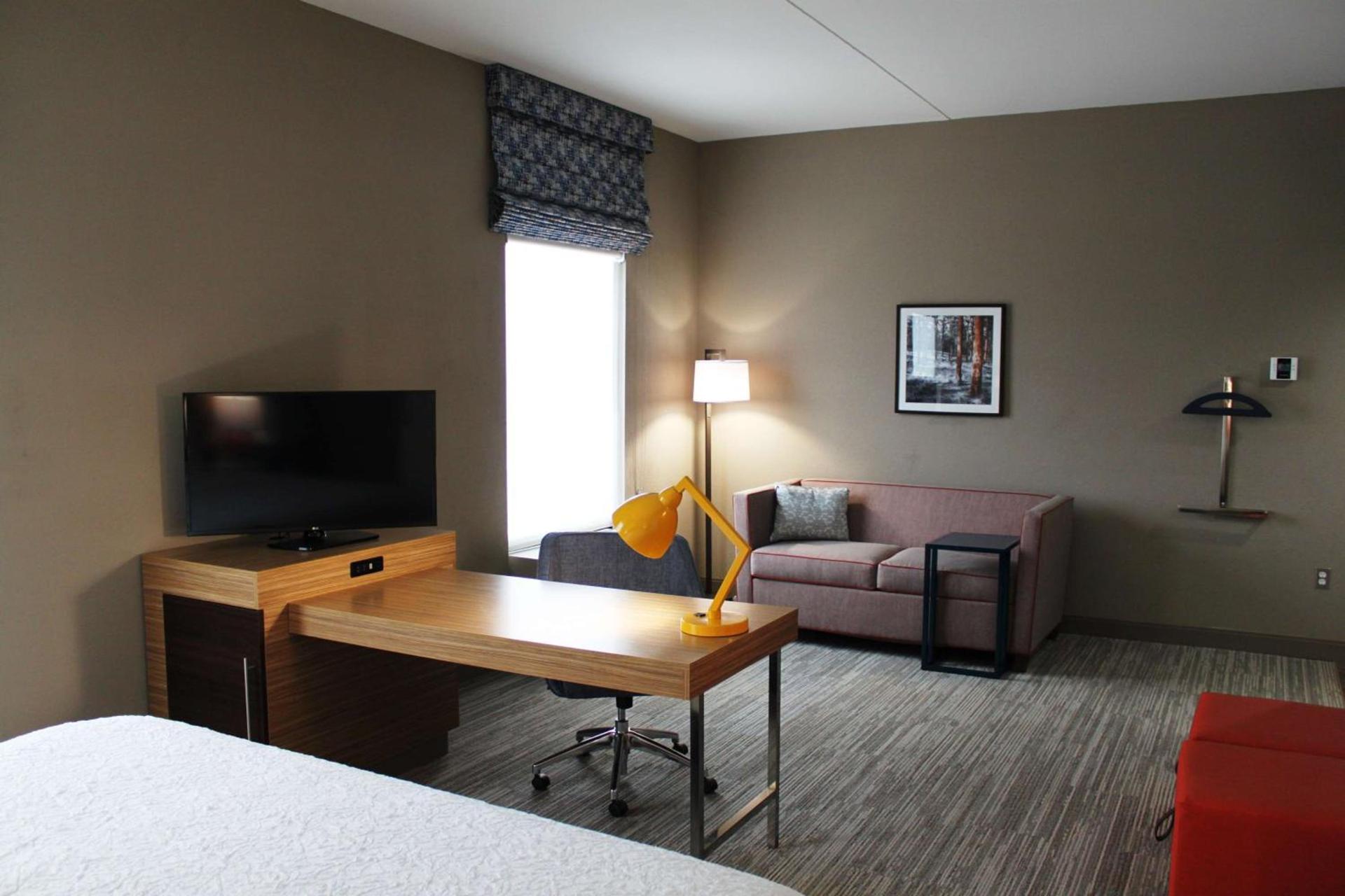 Hampton Inn Forsyth photo 15