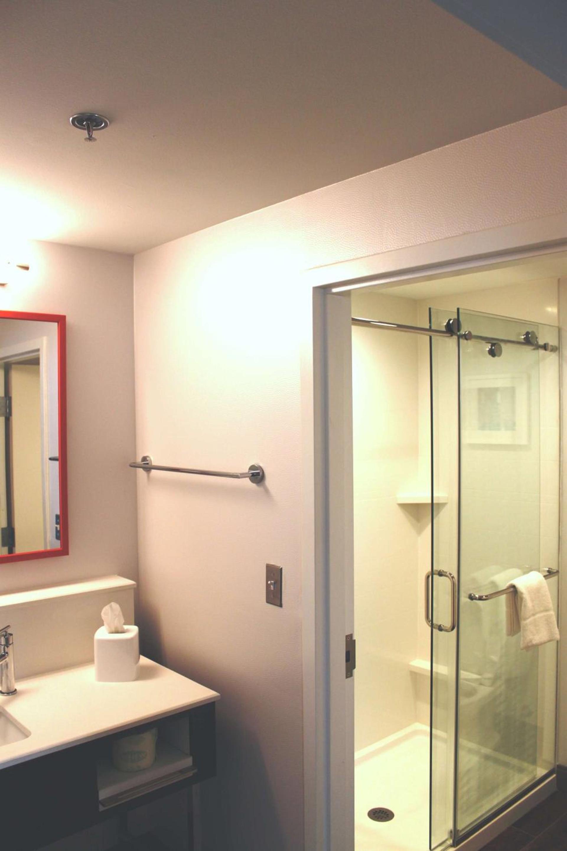 Hampton Inn Forsyth photo 16