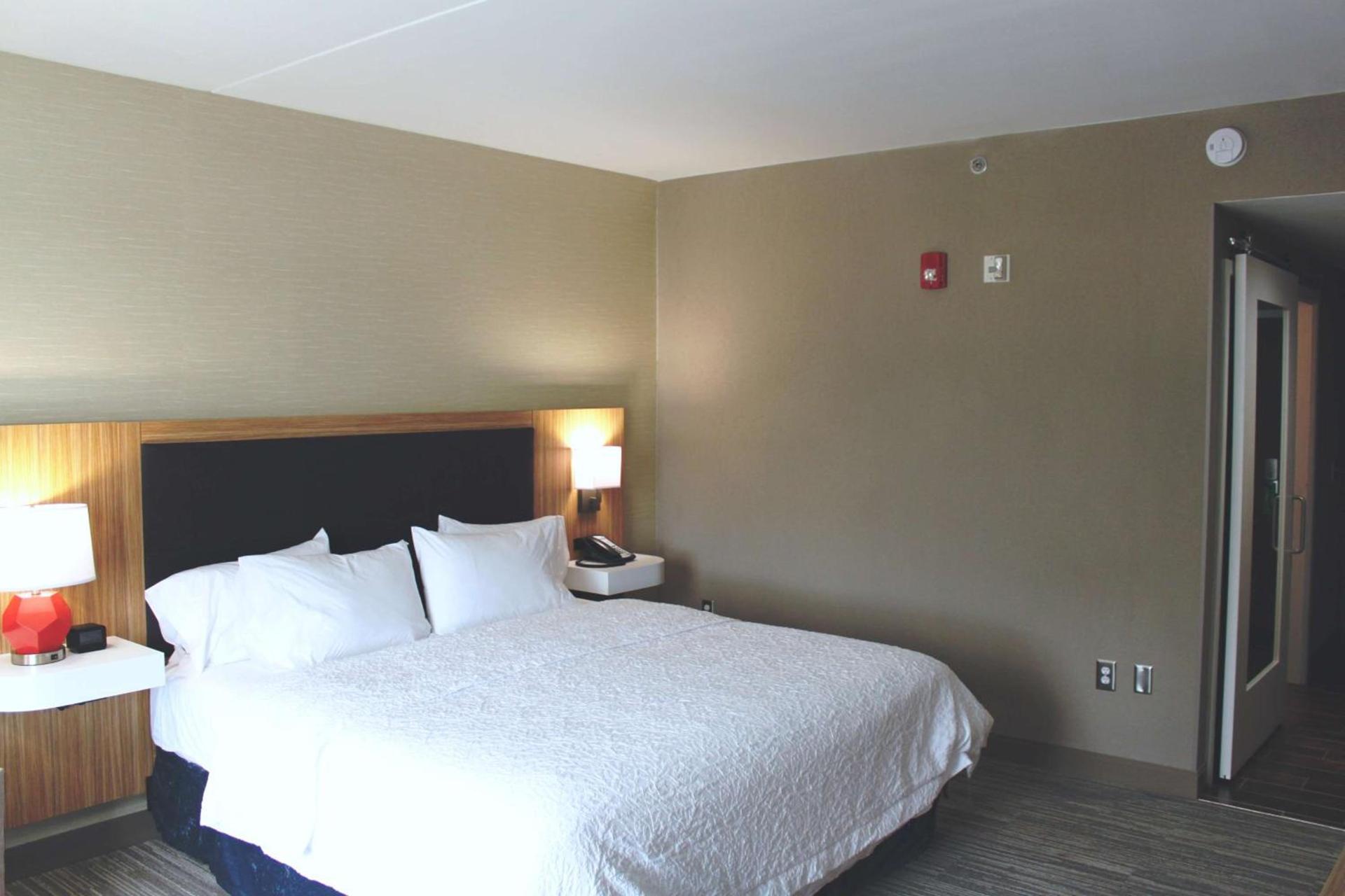 Hampton Inn Forsyth photo 23