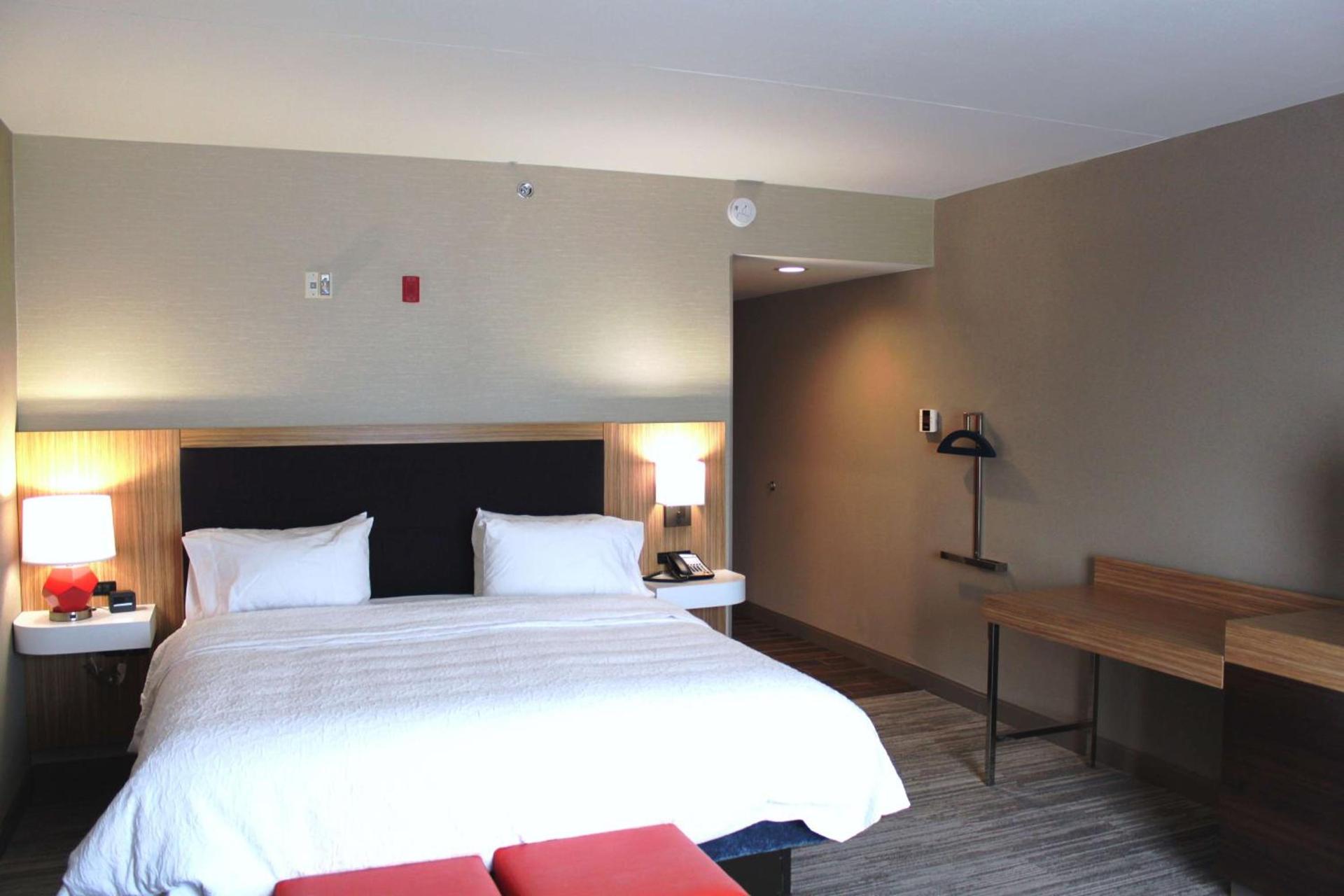 Hampton Inn Forsyth photo 28