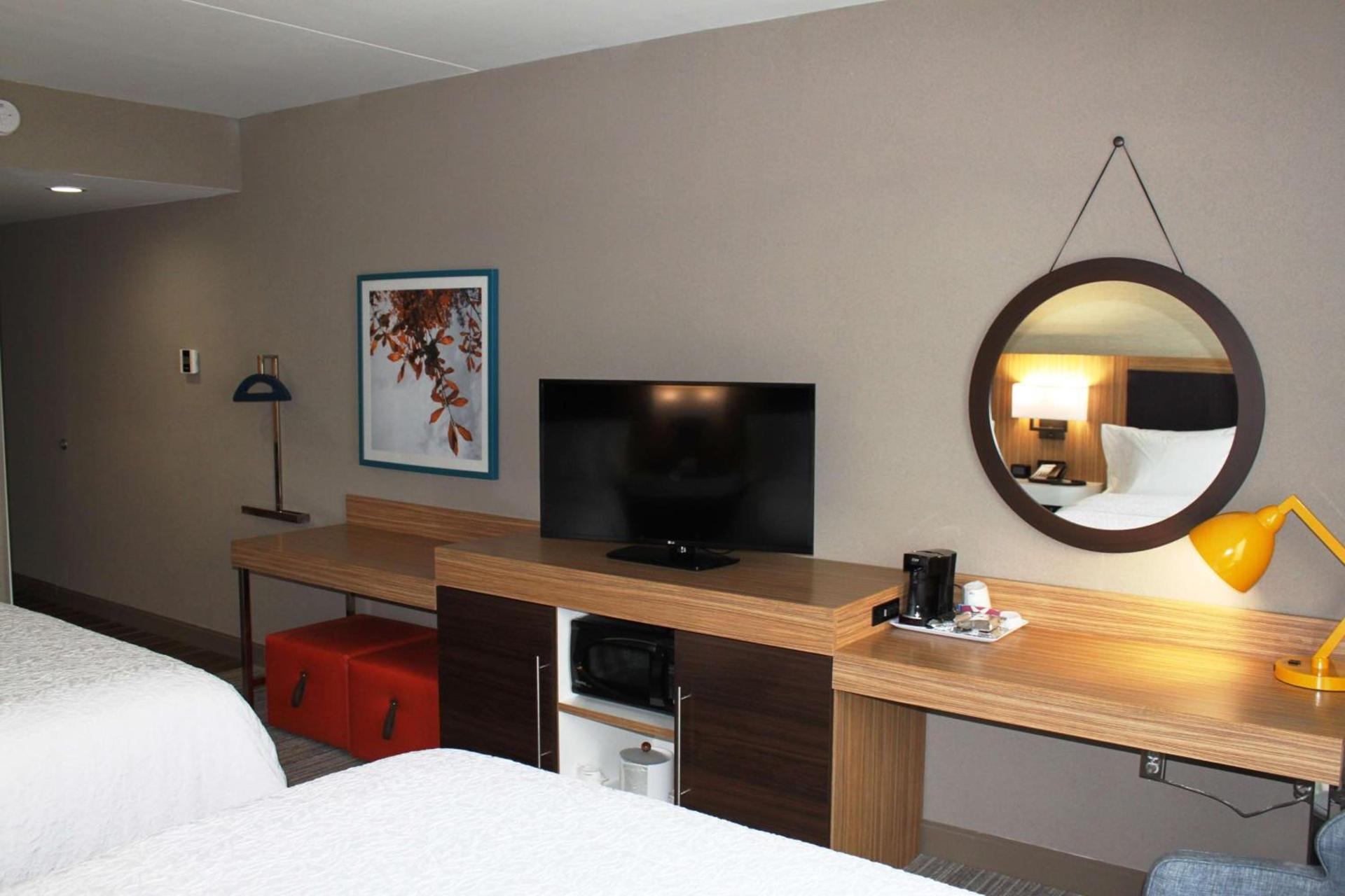 Hampton Inn Forsyth photo 39