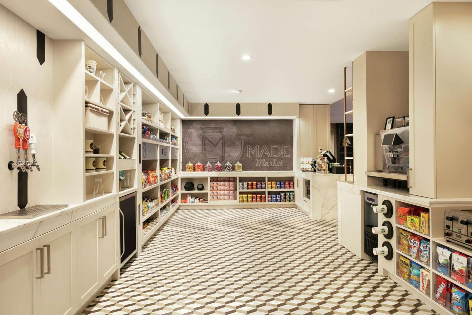 DoubleTree by Hilton McLean Tysons photo 15