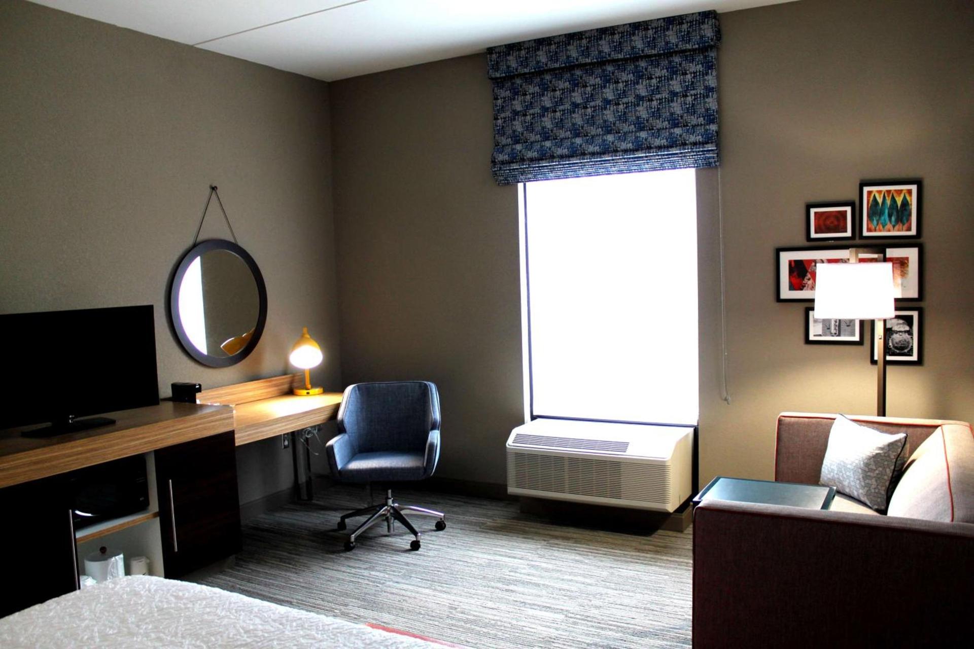 Hampton Inn Forsyth photo 43