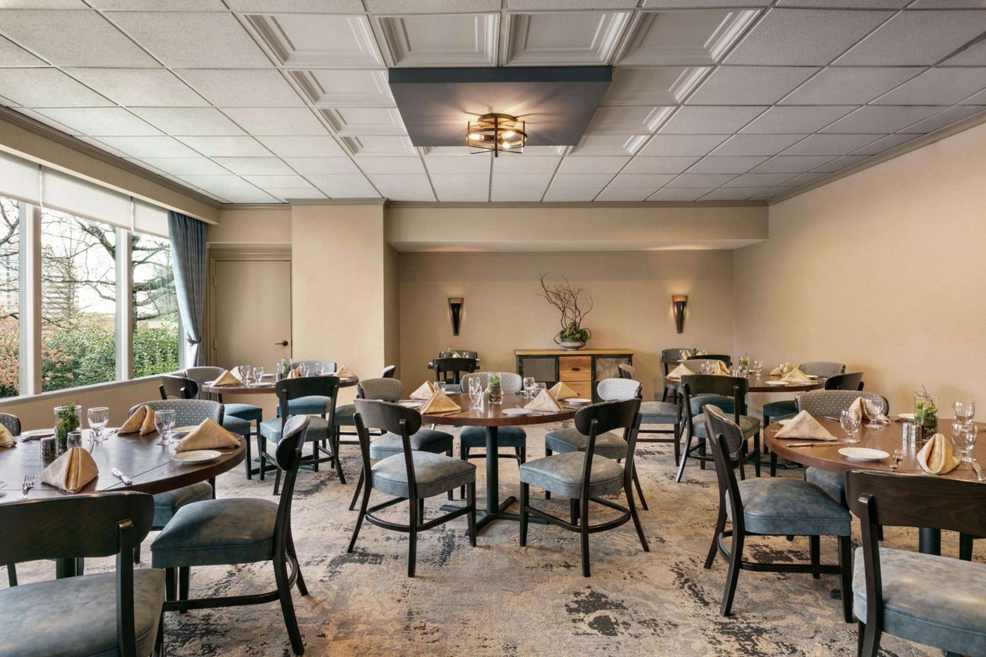 DoubleTree by Hilton McLean Tysons photo 17