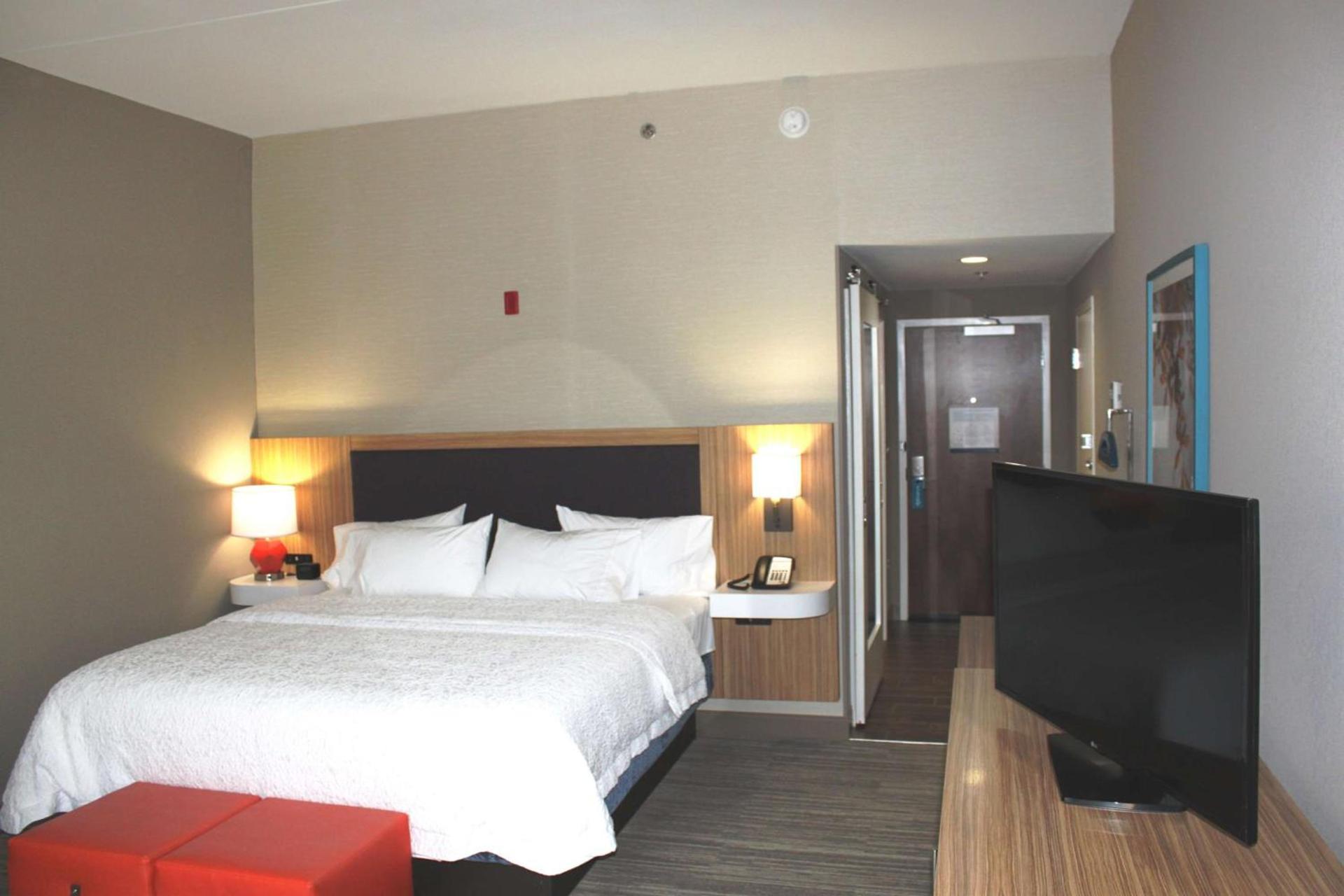 Hampton Inn Forsyth photo 47