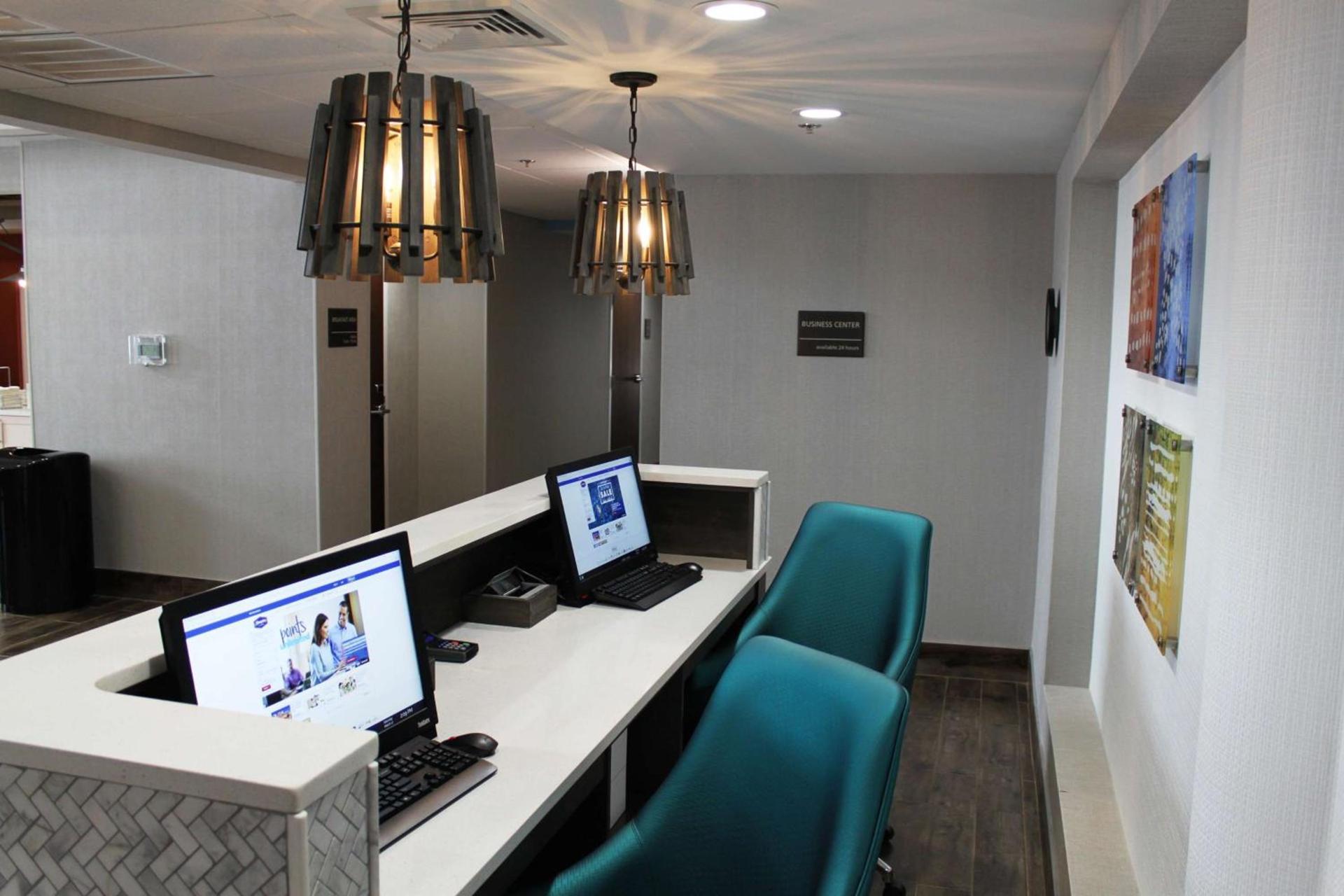 Hampton Inn Forsyth photo 48