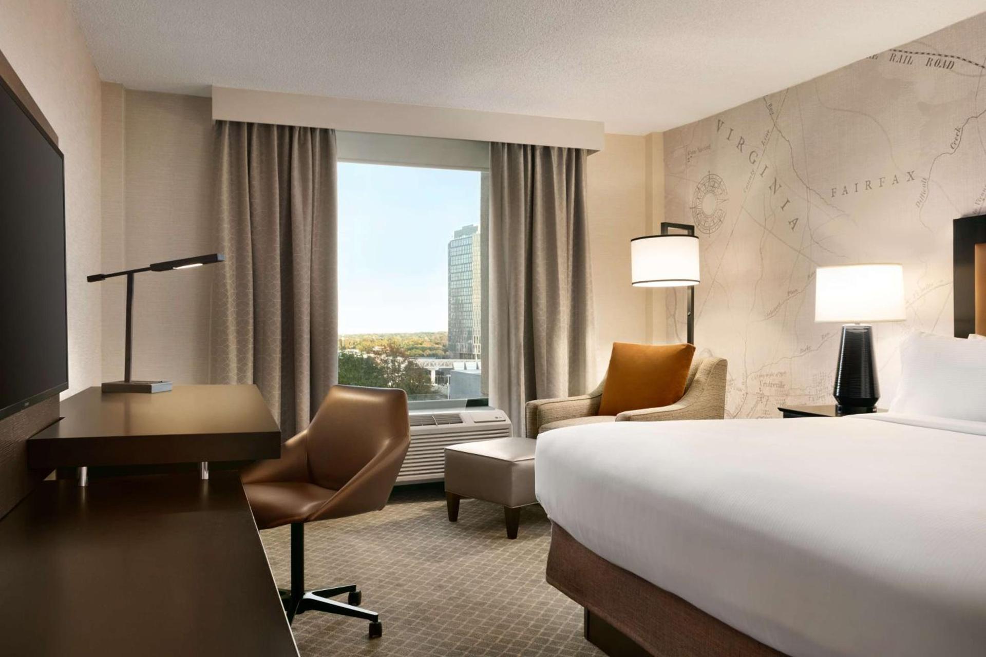 DoubleTree by Hilton McLean Tysons photo 27